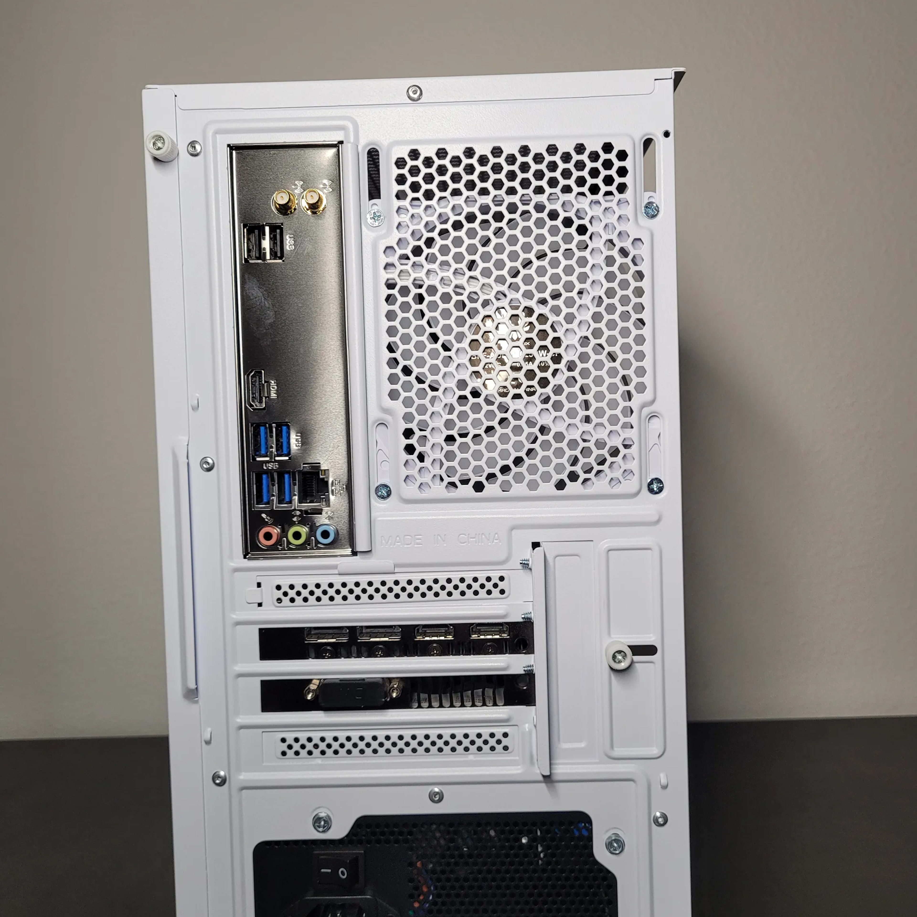 Entry White Gaming PC // Ryzen 7 1700 // GTX 1060 6GB Entry White Gaming PC // Ryzen 7 1700 // GTX 1060 6GB