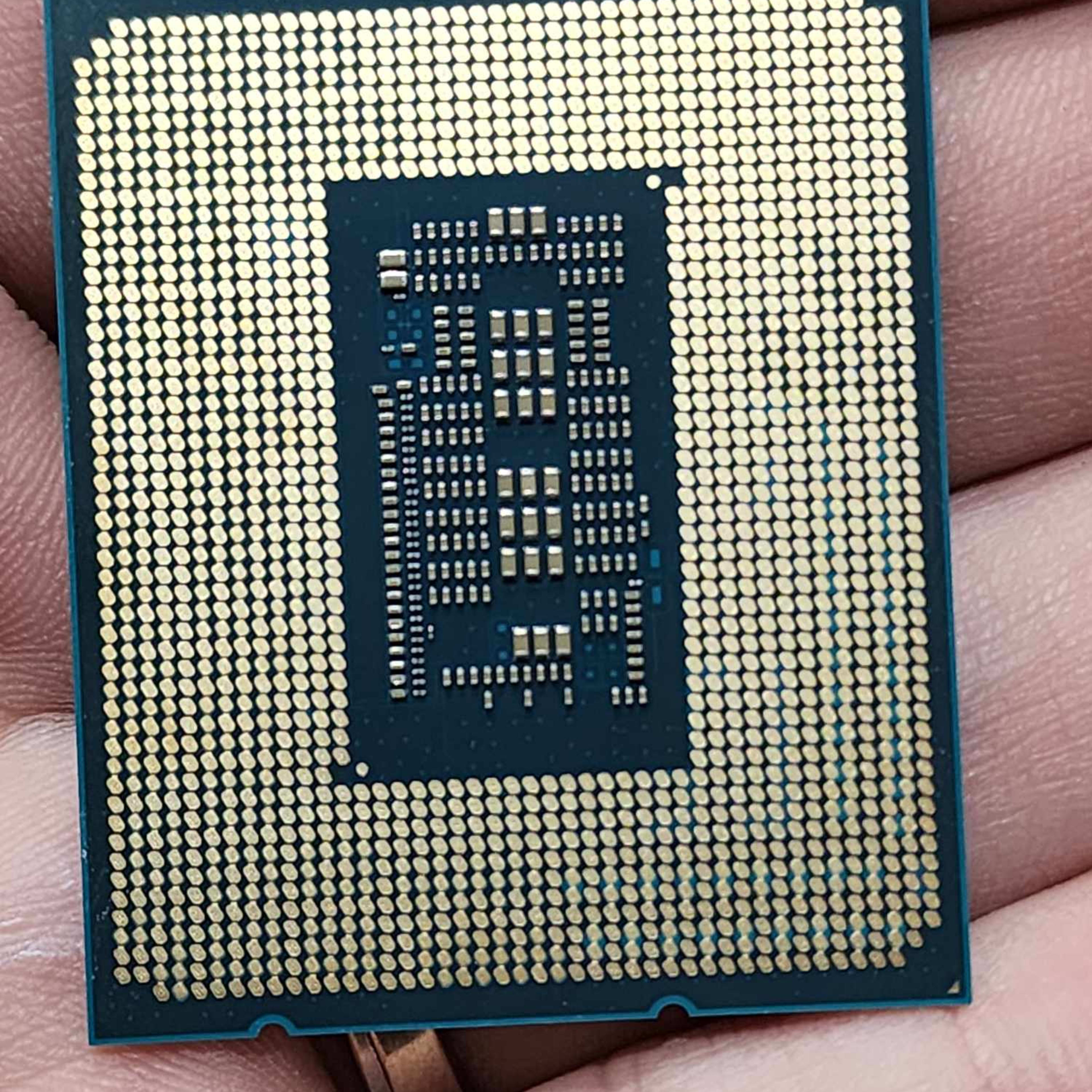 Intel Core i7-12700K Gaming Desktop Processor 12 (8P+4E) Cores up to 5.0 GHz