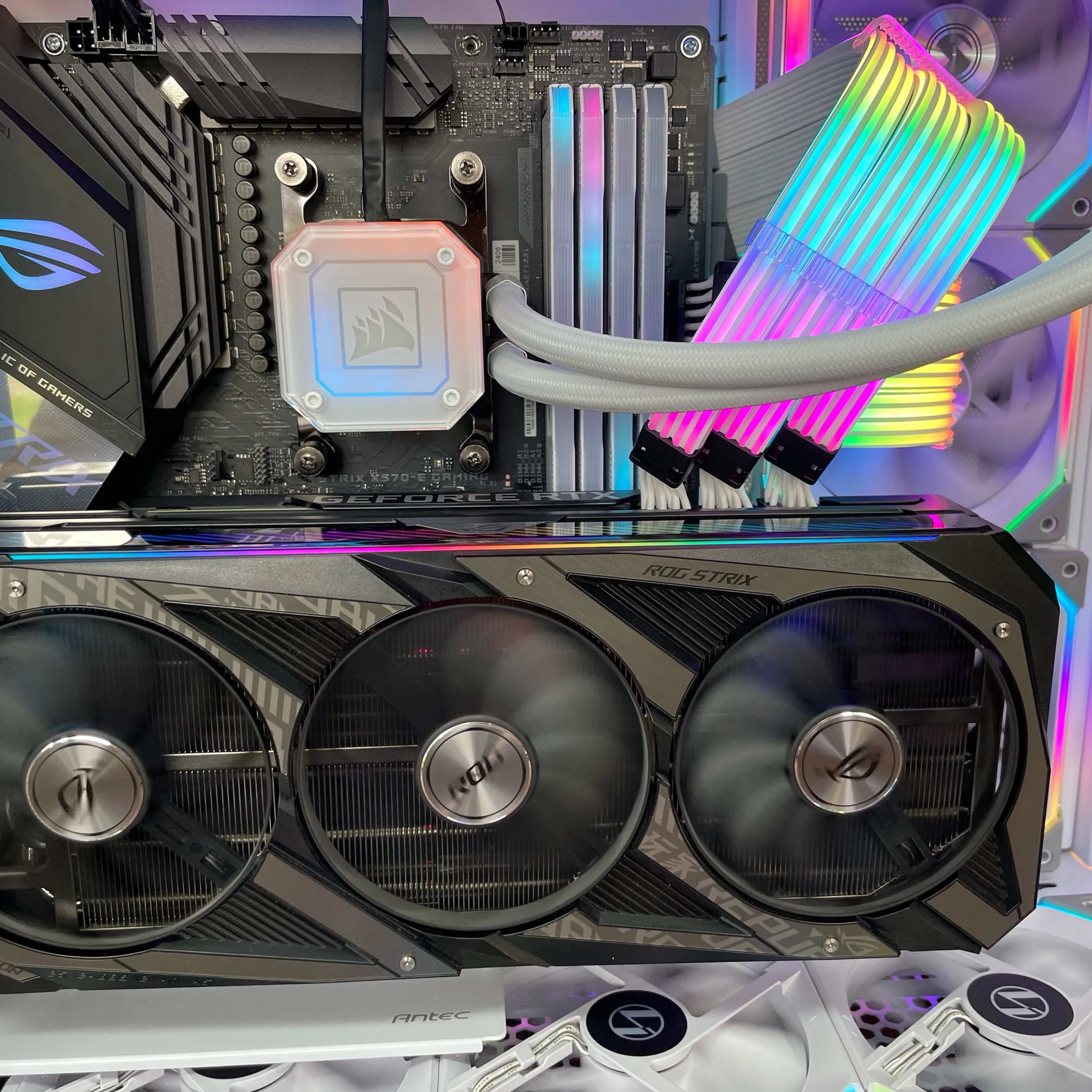 White Beast: RTX 3090 STRIX 24GB, Ryzen 9 5900X, 32GB DDR4 3600MHz Corsair Vengeance RAM, 5TB