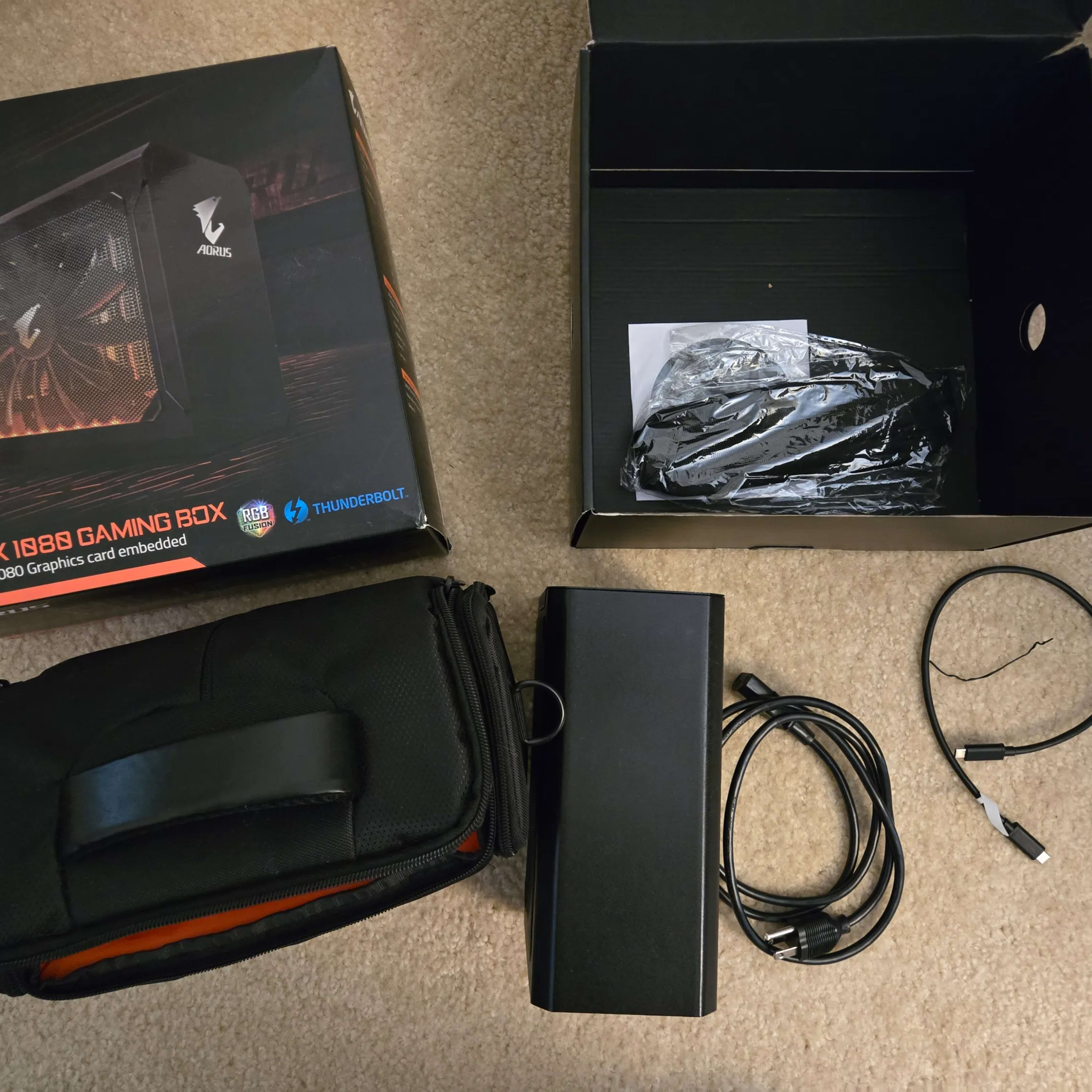 GIGABYTE AORUS GTX 1080 GAMING BOX 8GB RGB eGPU Thunderbolt GIGABYTE AORUS GTX 1080 GAMING BOX 8GB RGB eGPU Thunderbolt