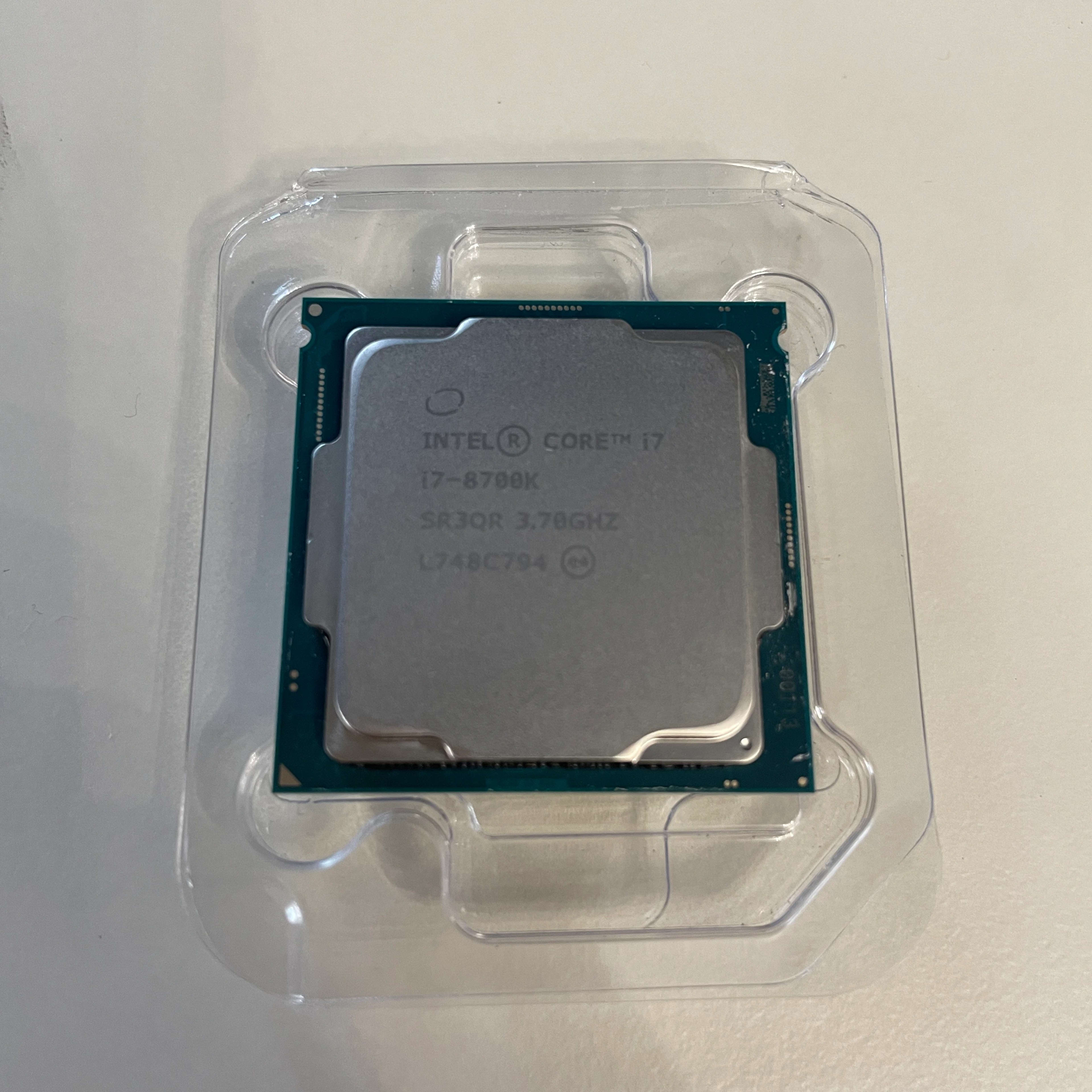 Intel Core i7-8700K 3.7 GHz 6-Core Processor