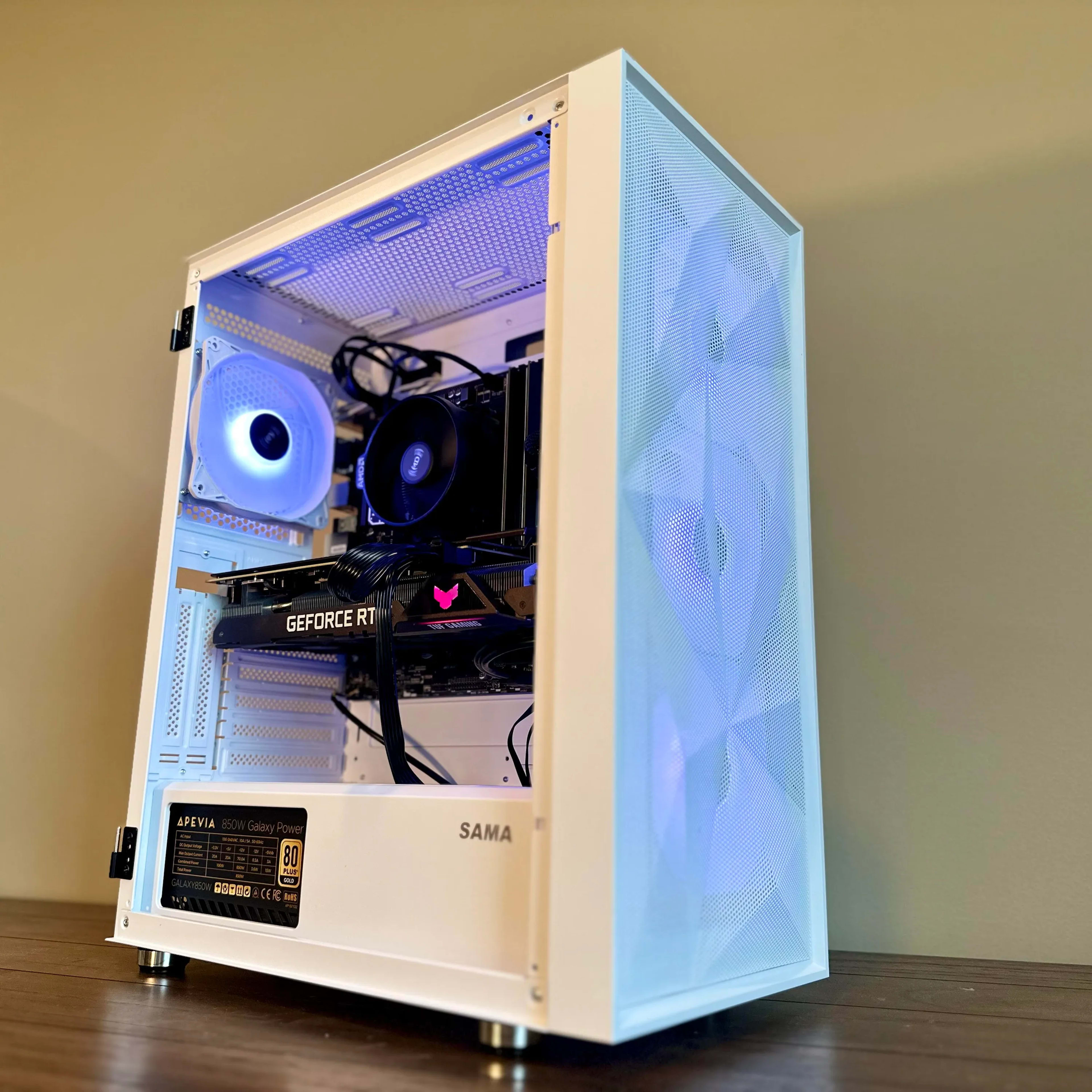 White Gaming PC | RTX 3070, Ryzen 5 5600X, 1TB SSD, 16GB 3200HMz RAM | Jawa