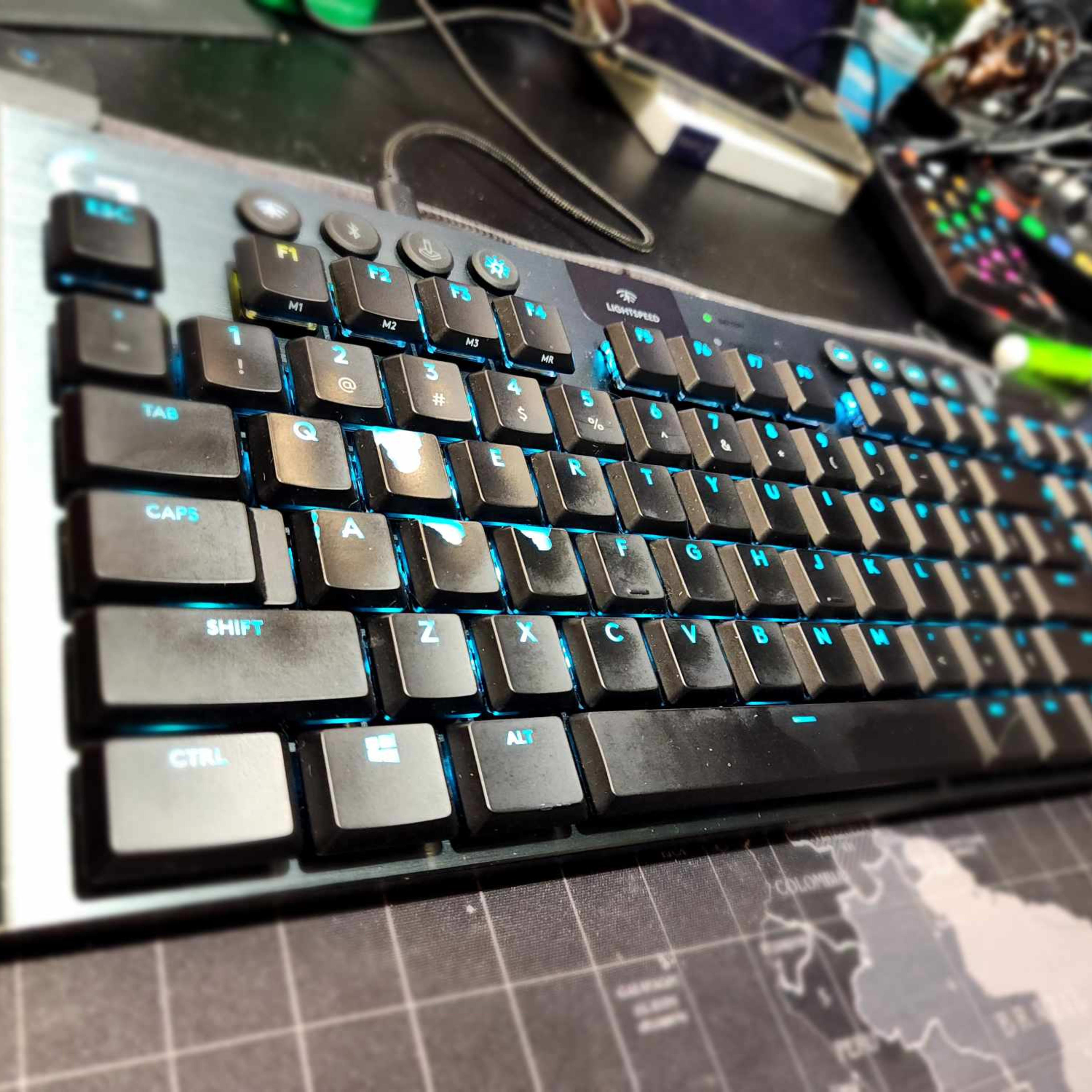 Logitech - G915 LIGHTSPEED TKL Mechanical GL Tactile Switch Logitech - G915 LIGHTSPEED TKL Mechanical GL Tactile Switch