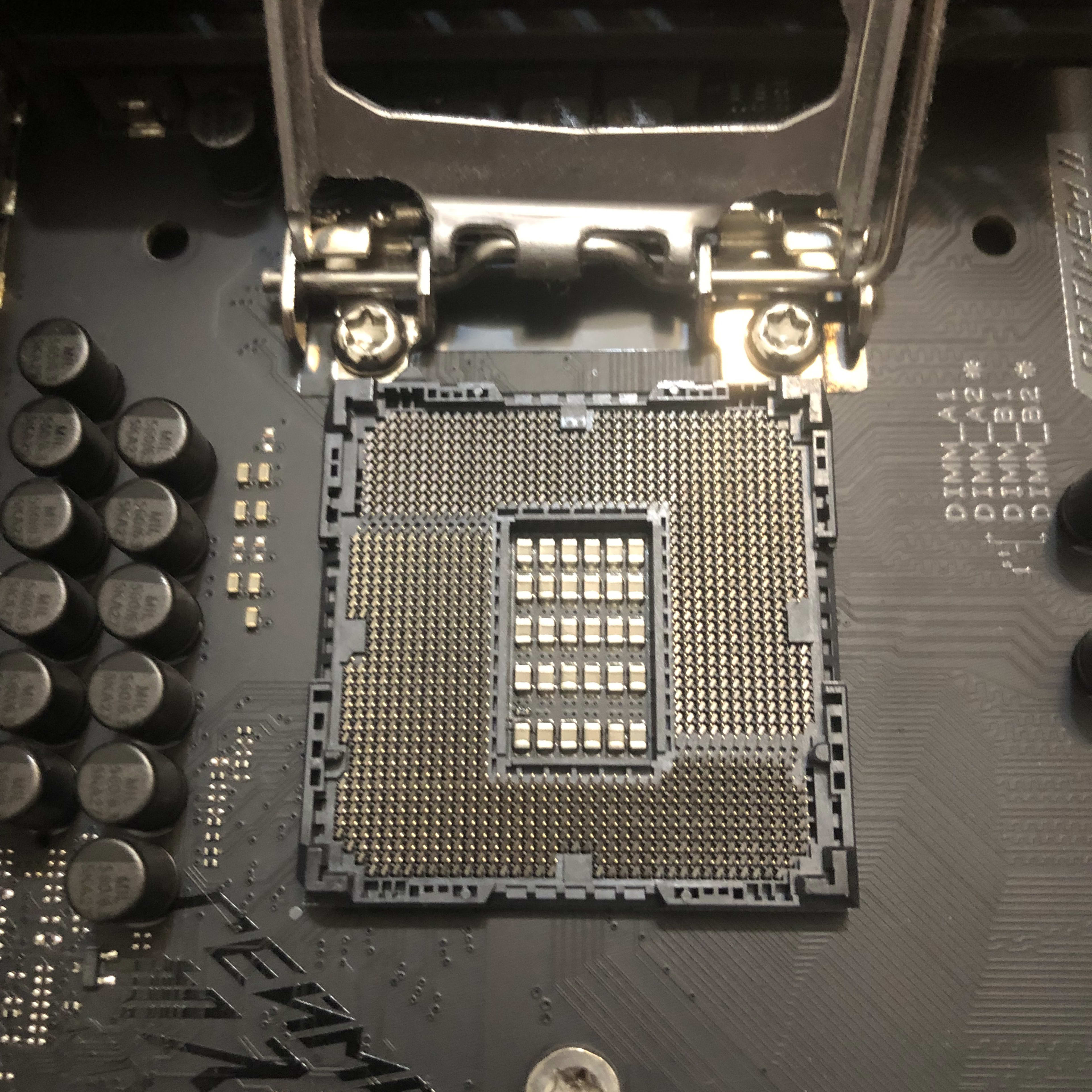 Combo: I7-10700k + Asus Z490E + 32GB RAM (3200mhz) + 1TB HHD Combo: I7-10700k + Asus Z490E + 32GB RAM (3200mhz) + 1TB HHD