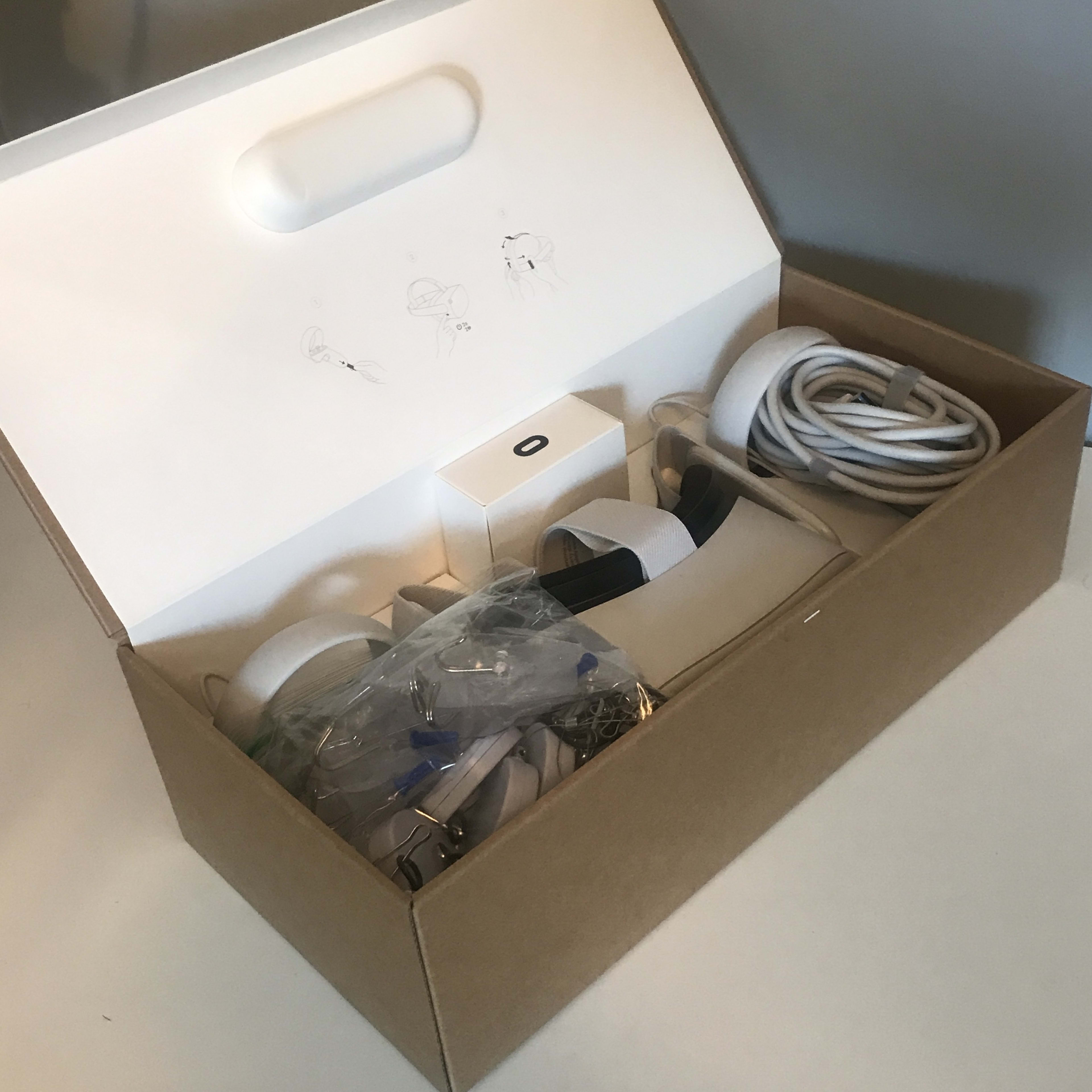 Oculus Quest 2 64GB VR +16ft Link Cable w/ mounting gear for a