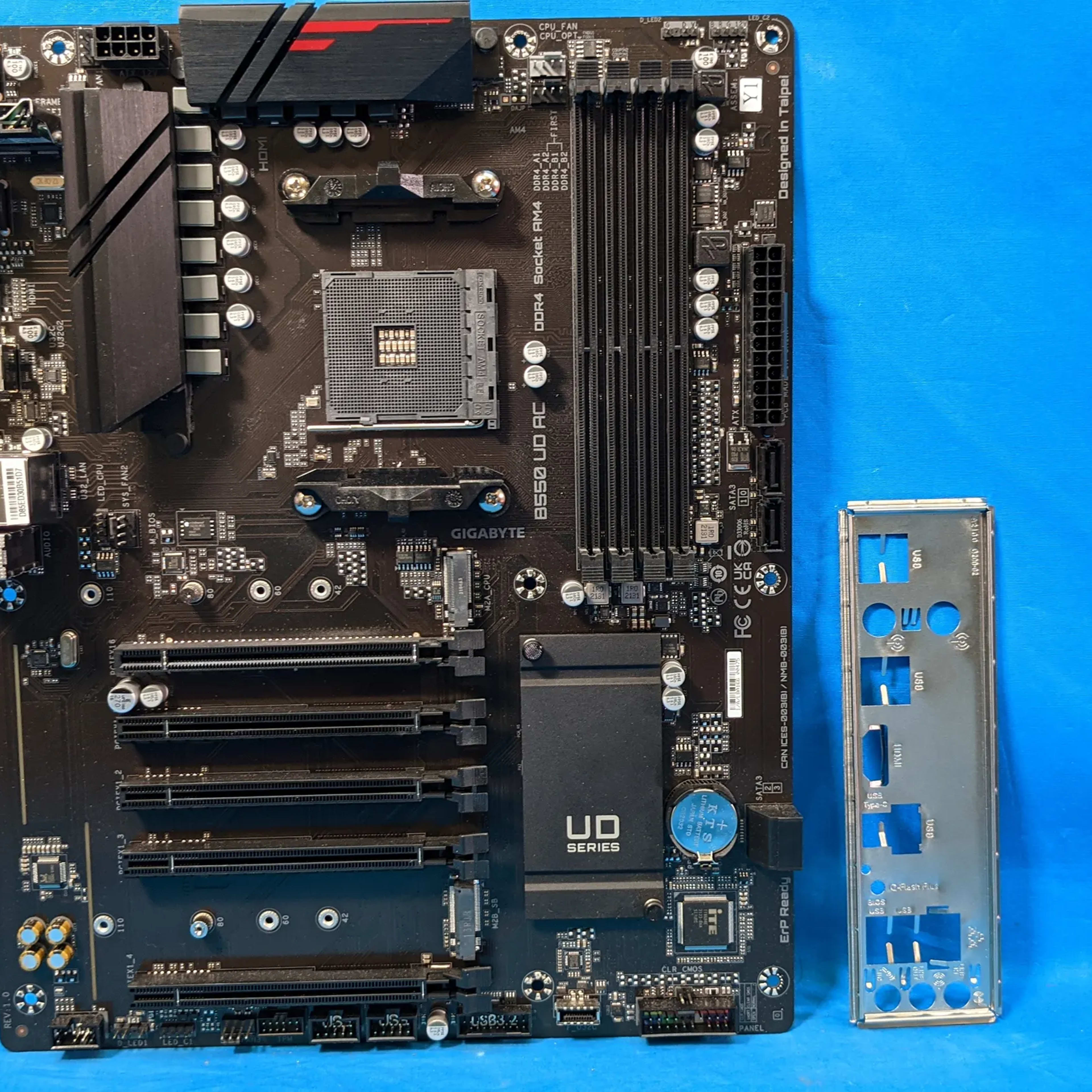 Gigabyte B550 UD AC AMD Socket AM4 DDR4 ATX PCIe 4.0 Desktop Motherboard & I/O Shield