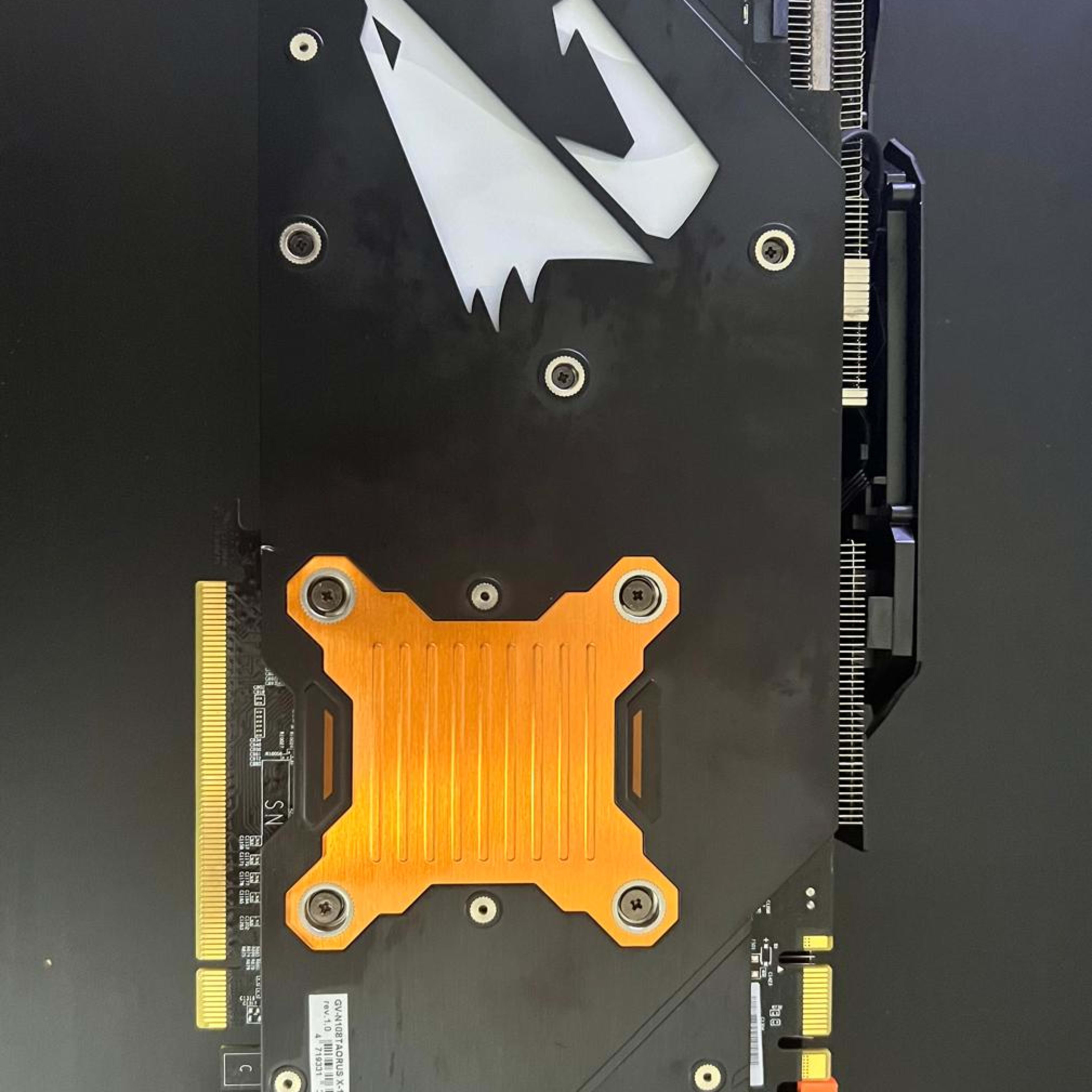 AORUS GeForce® GTX 1080 Ti 11GB Xtreme Edition (GV AORUS GeForce® GTX 1080 Ti 11GB Xtreme Edition (GV
