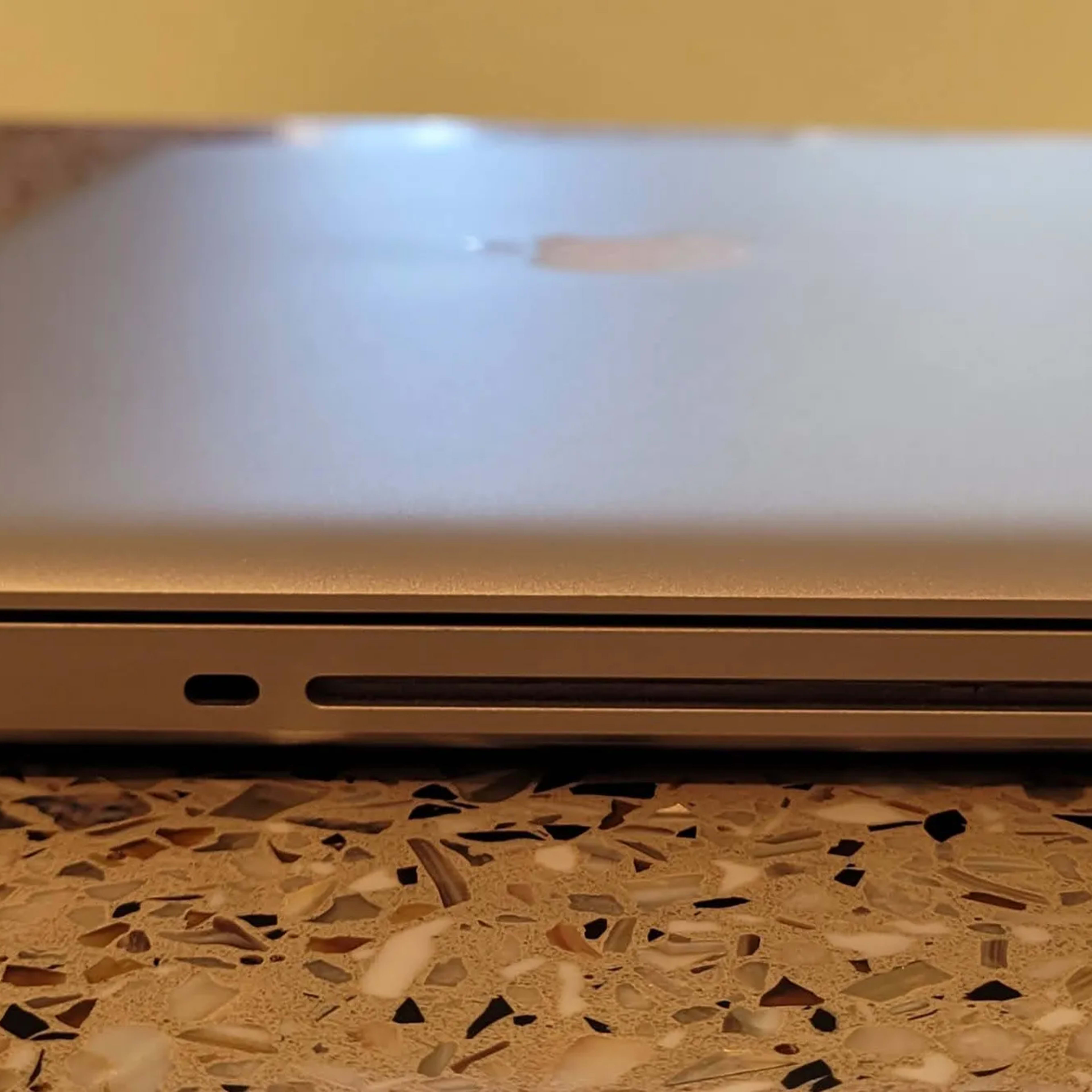 Early 2011 Unibody Macbook Pro Good Condition!