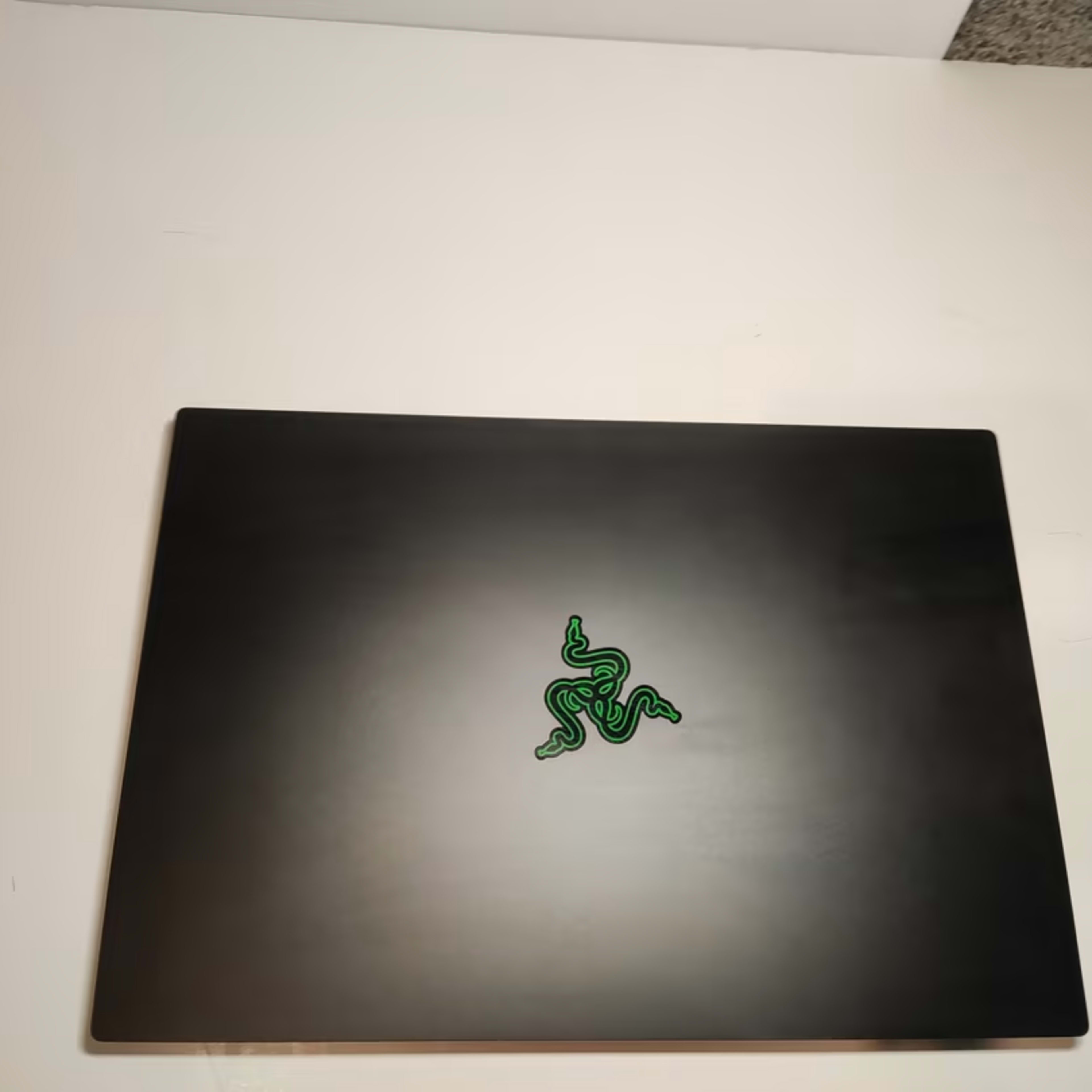 Razer Blade 14" 165hz 1440p Ryzen 9 5900HX RTX 3070 1TB SSD Laptop