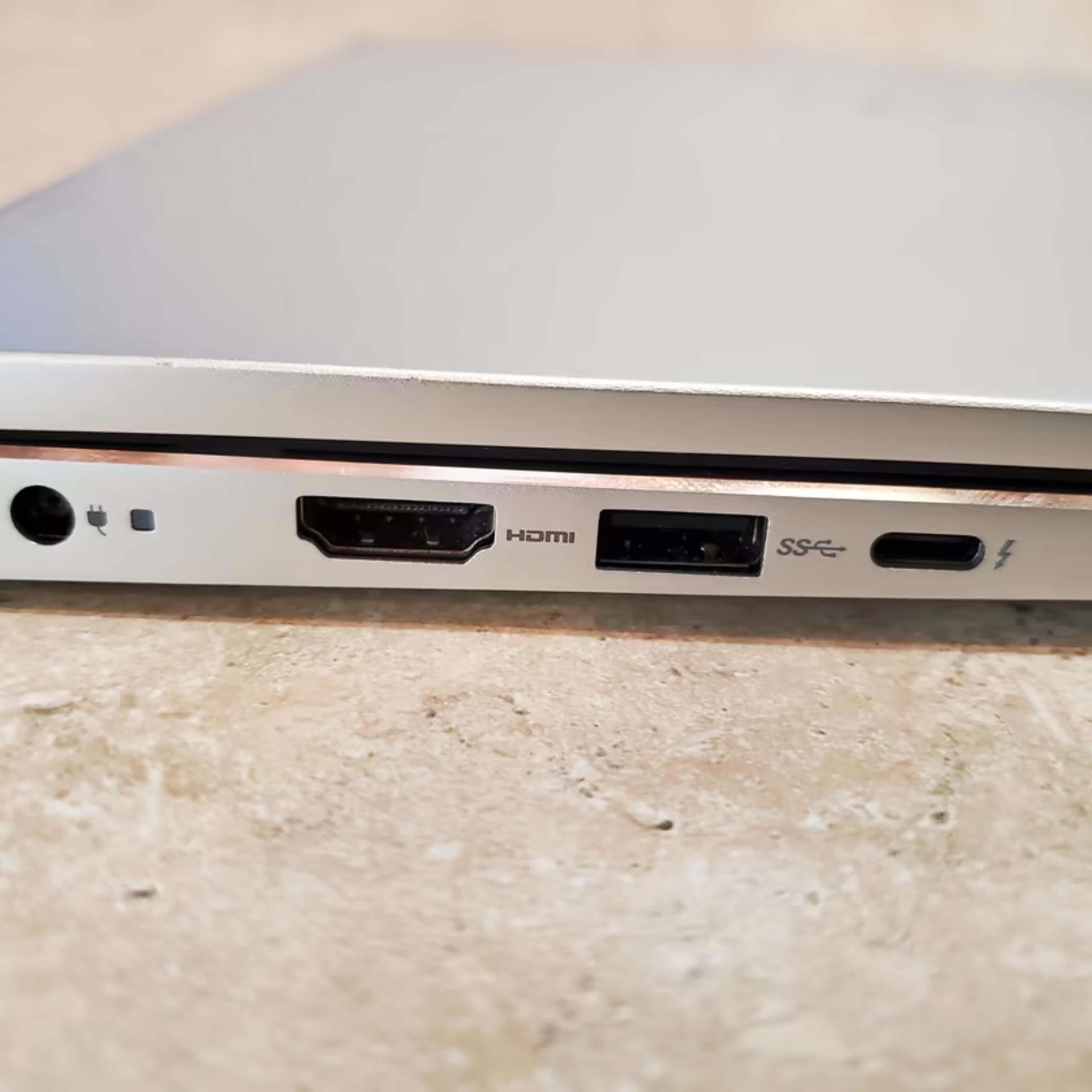 Dell Inspiron 7706 2n1 17 inch touch screen laptop Jawa