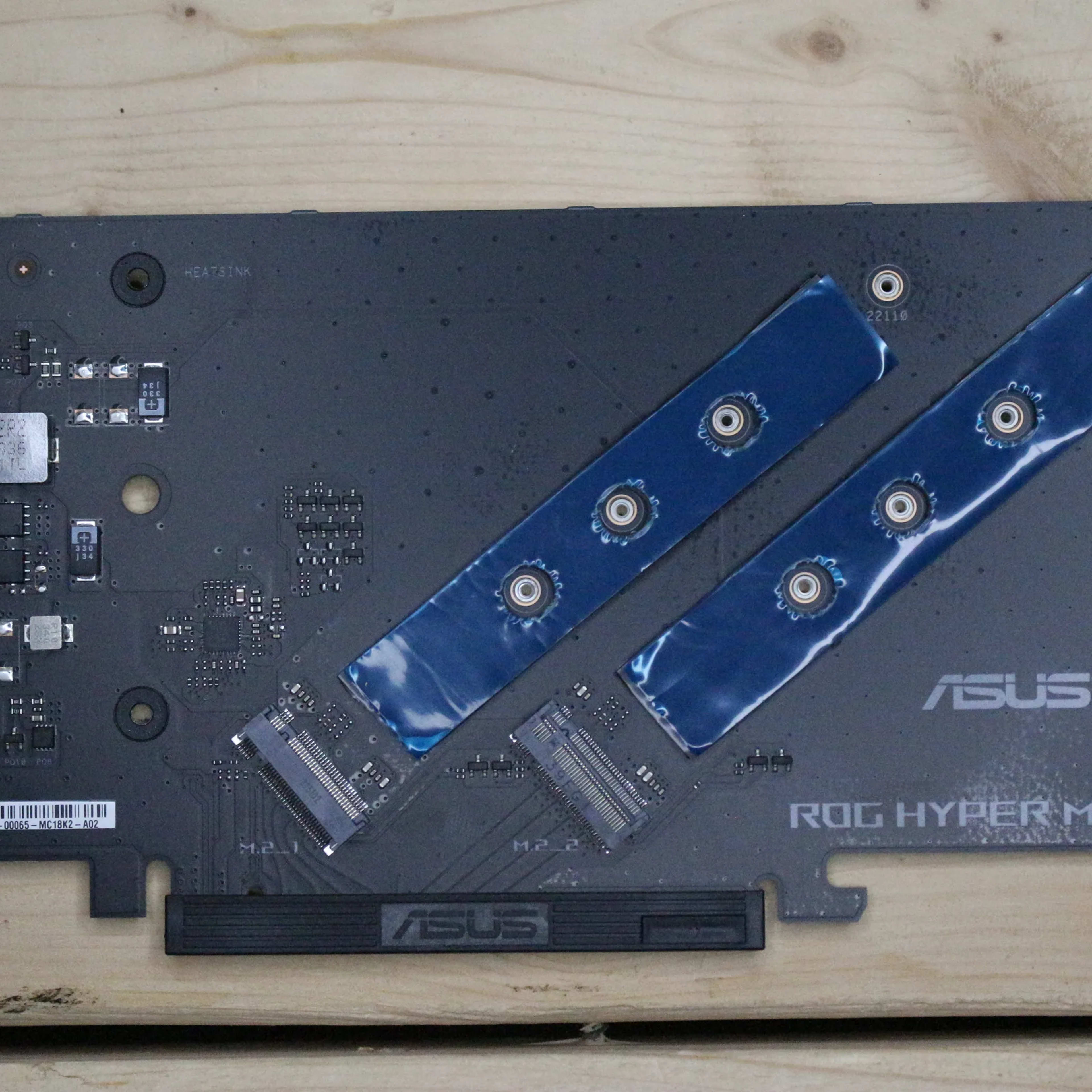 ROG HYPER M.2 Card