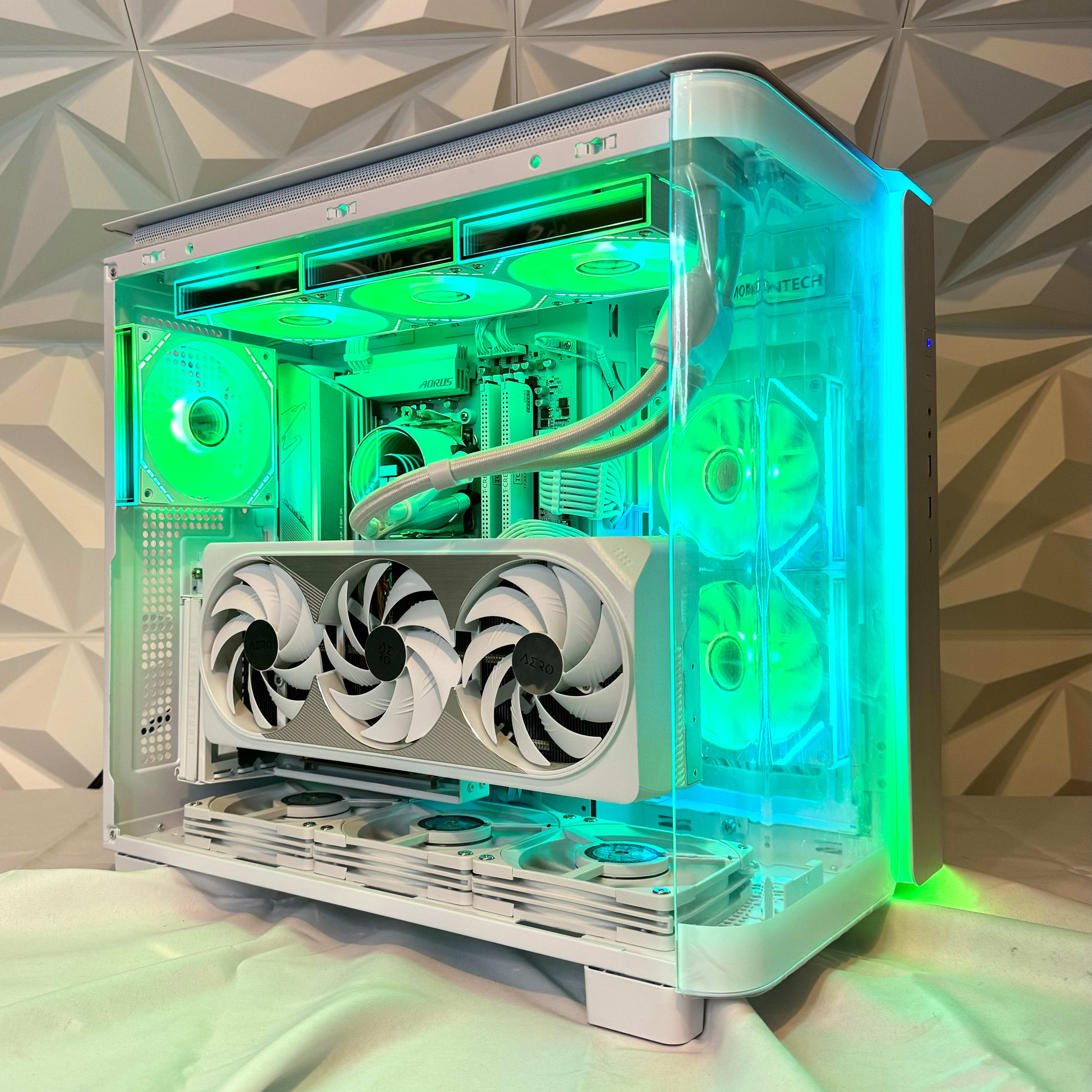 "Snow Bunny" Ryzen 7 7800X3d, 4080 super, 64gb ddr5, 2tb nvme showpiece pc, with 4TB HDD