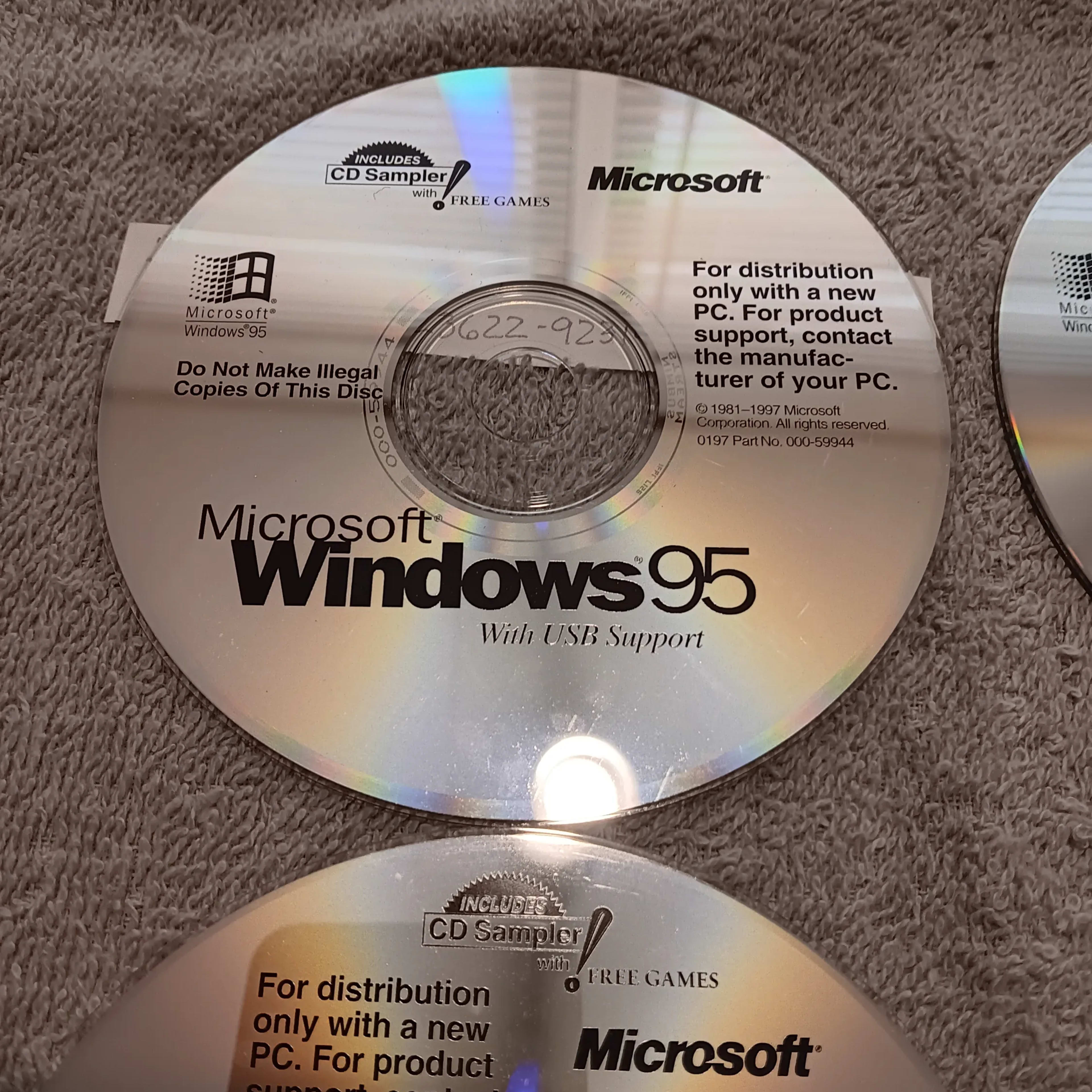 VERY RARE OEM Windows 95 USB W/ 5 Original Companion Disks VERY RARE OEM Windows 95 USB W/ 5 Original Companion Disks