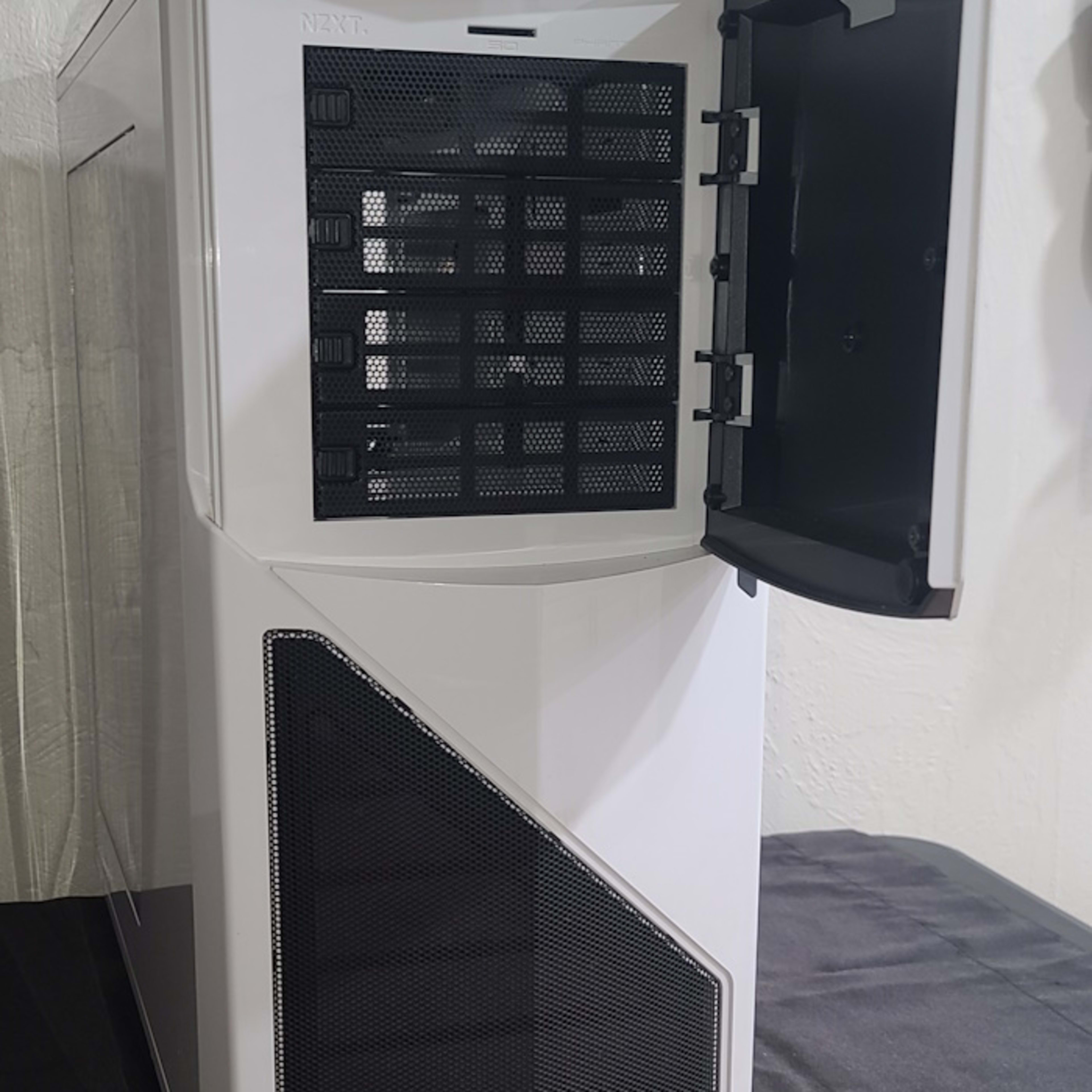 NZXT Phantom 630 Windowed Edition White Steel / Plastic ATX Full Tower Computer Case