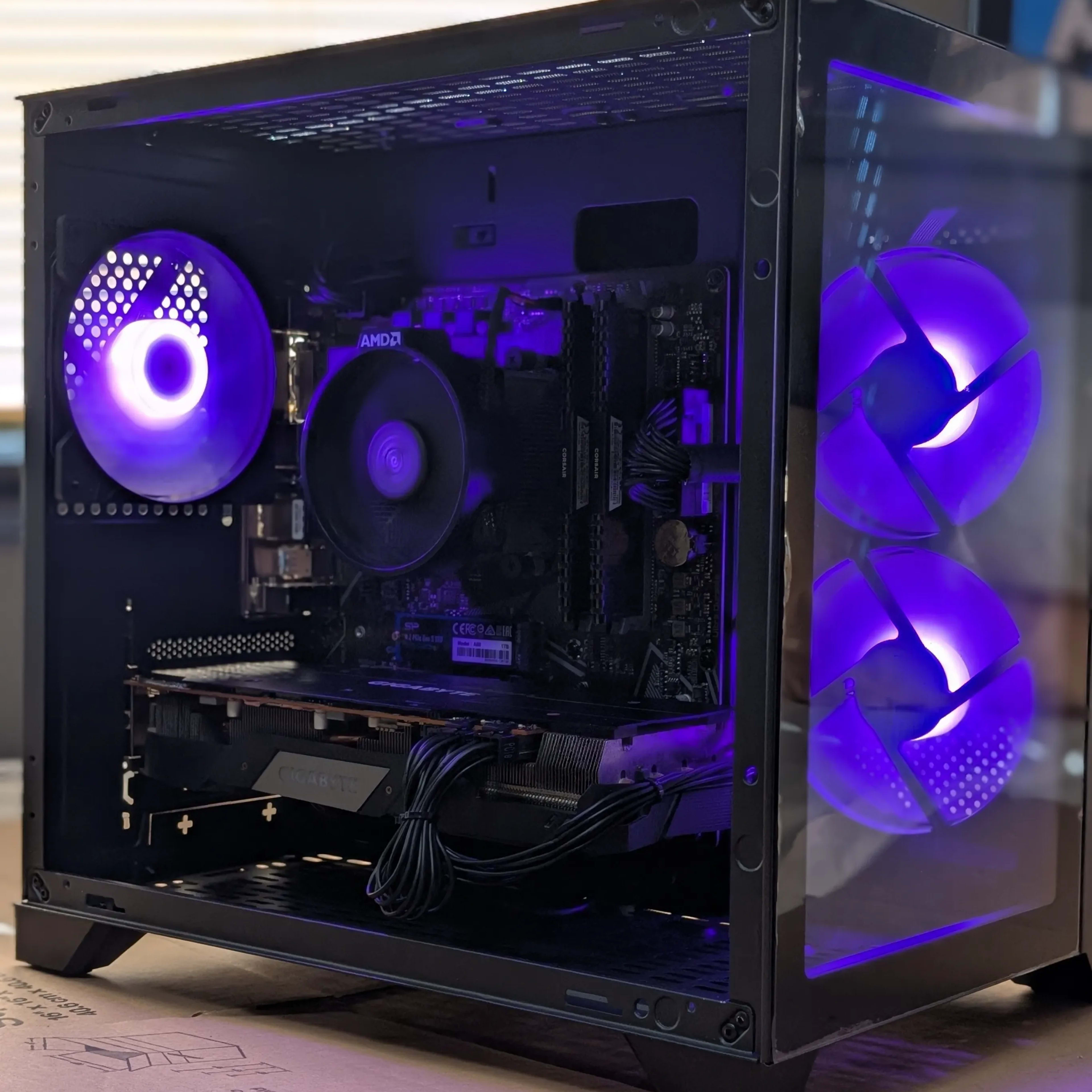 RX 5700 XT, Ryzen 3600, 16 GB DDR4, 1 TB NVME, WiFi/BT- Cube RX 5700 XT, Ryzen 3600, 16 GB DDR4, 1 TB NVME, WiFi/BT- Cube