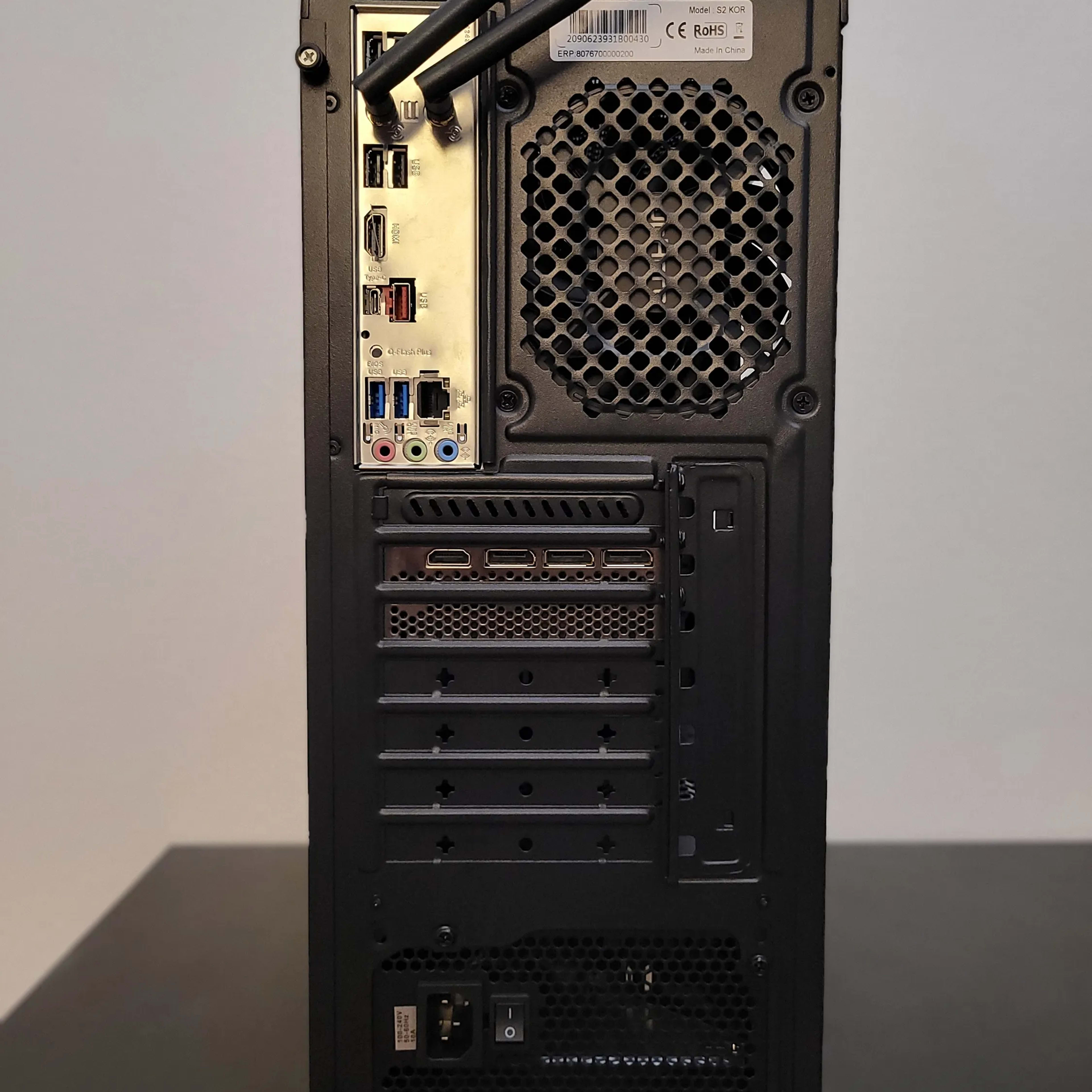 Void 1080  // Ryzen 7 5700x // RTX 3060ti // 16GB DDR4 // 256GB SSD+2TB HDD // WIFI + BT