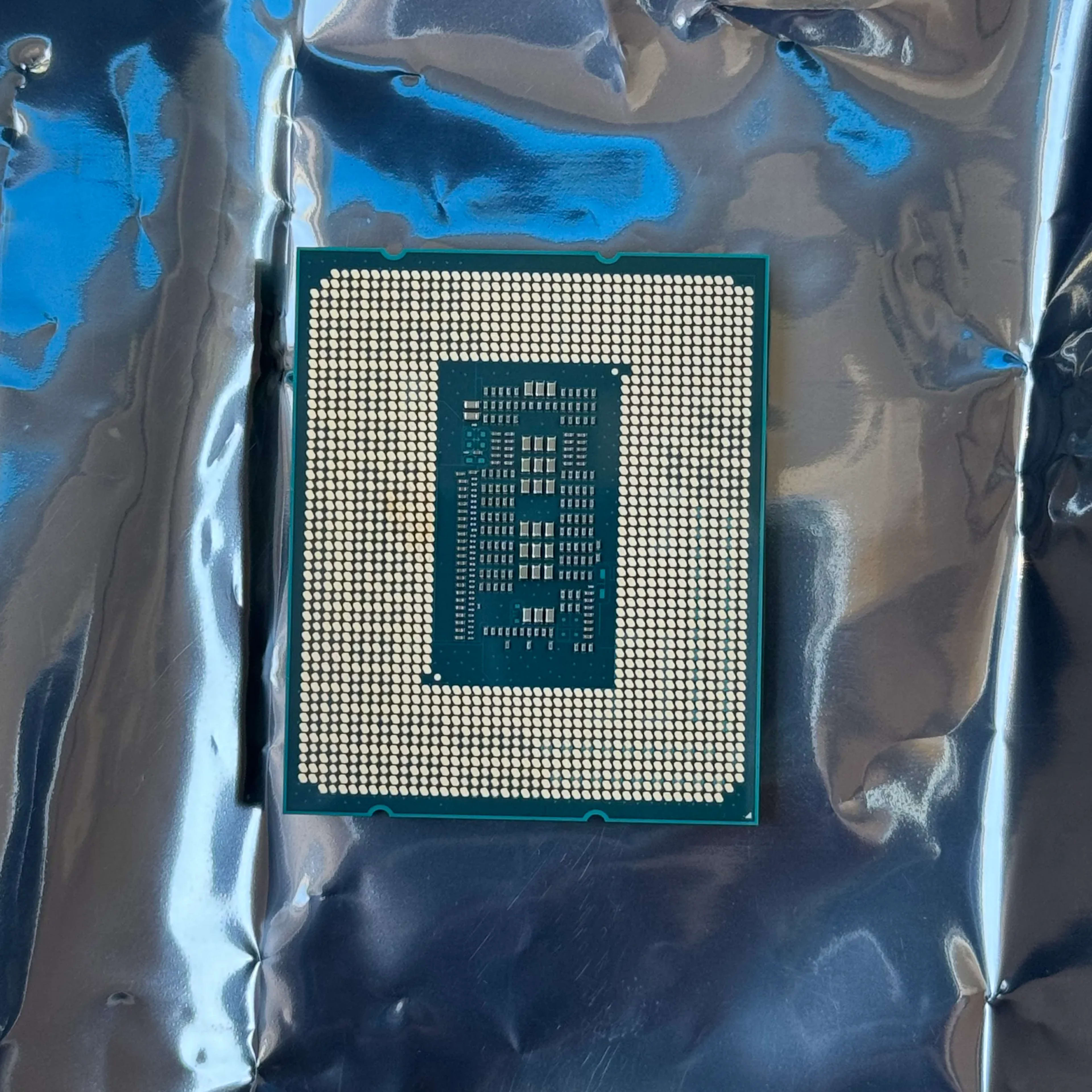 Intel Core i7-12700F 12th Gen 12cores