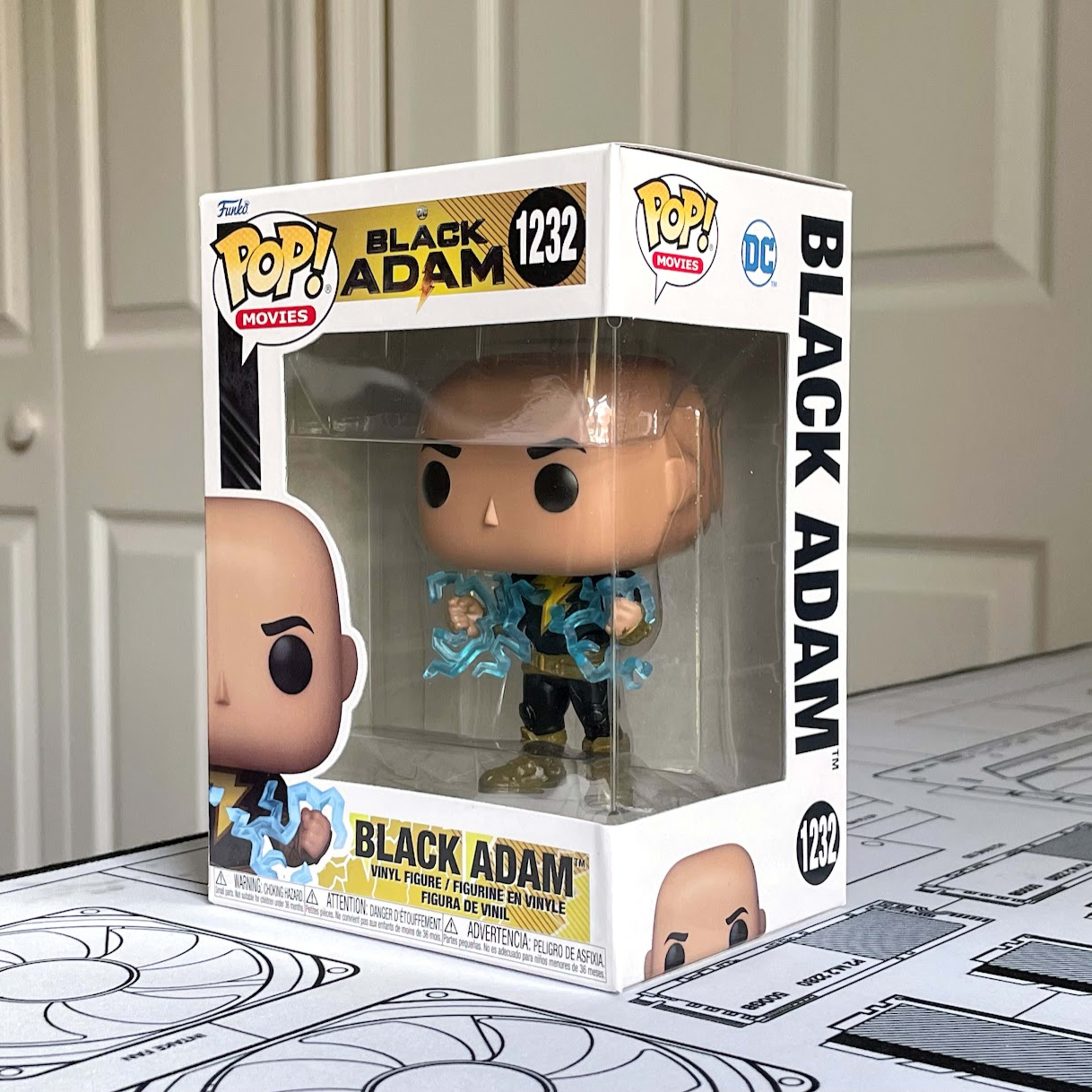 Funko Pop! Movies: Black Adam - Black Adam No Cape with Lighting Chest