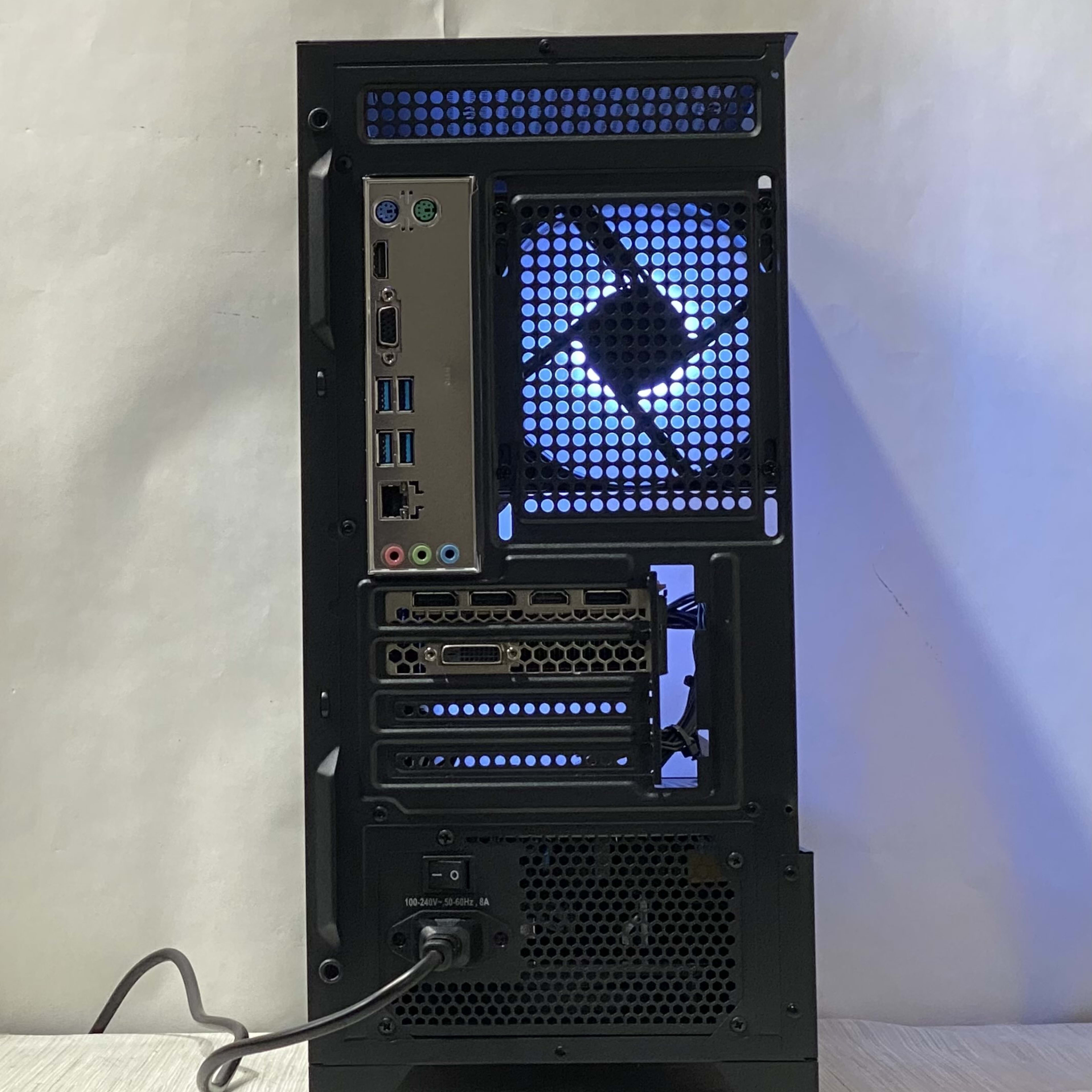 GTX 1070, Ryzen 5 2600, 16GB DDR4, 512GB NVMe SSD, WiFi GTX 1070, Ryzen 5 2600, 16GB DDR4, 512GB NVMe SSD, WiFi