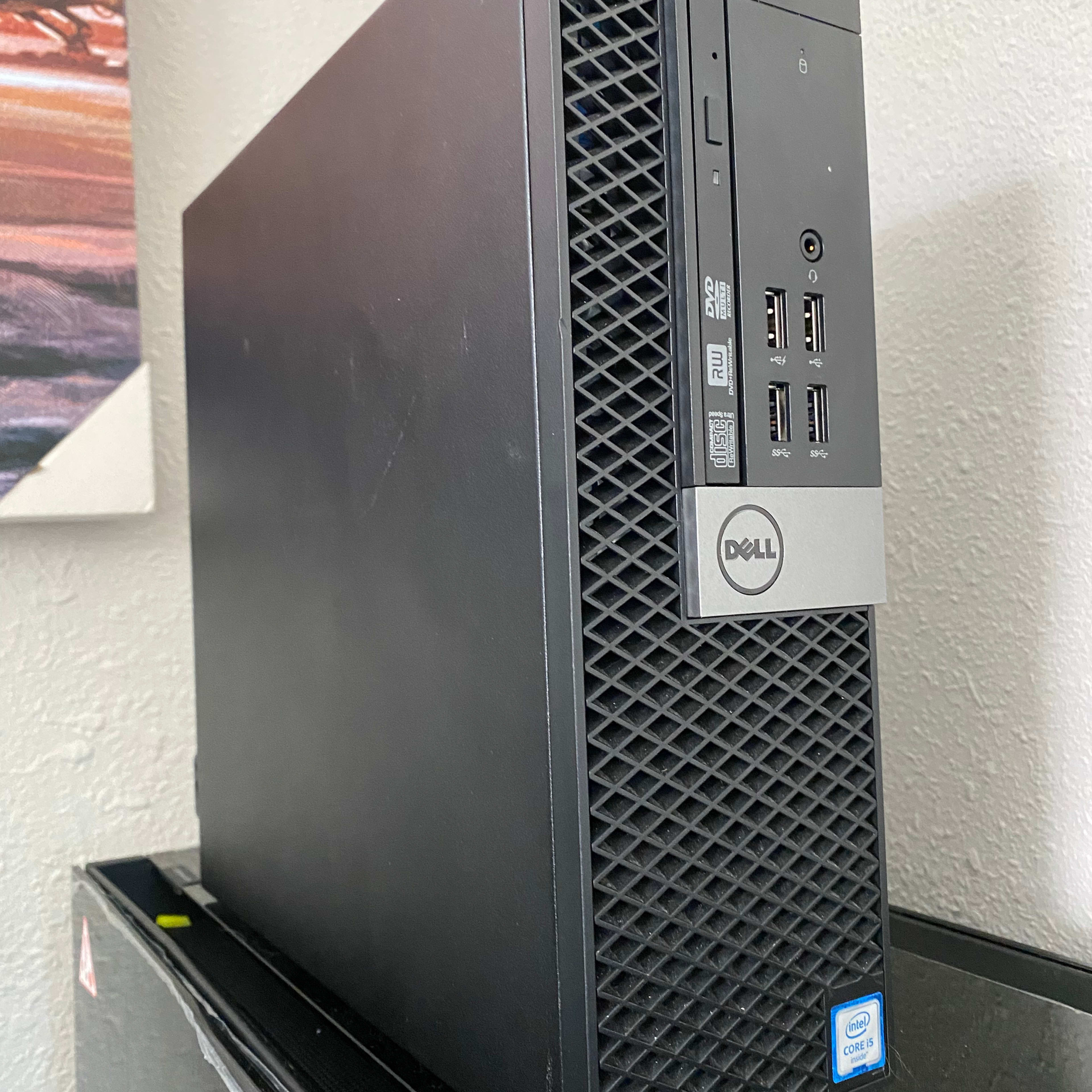 Dell Optiplex 5040 with i3 6100 and 8gb of 1600 DDR3L and a 250gb crucial drive 