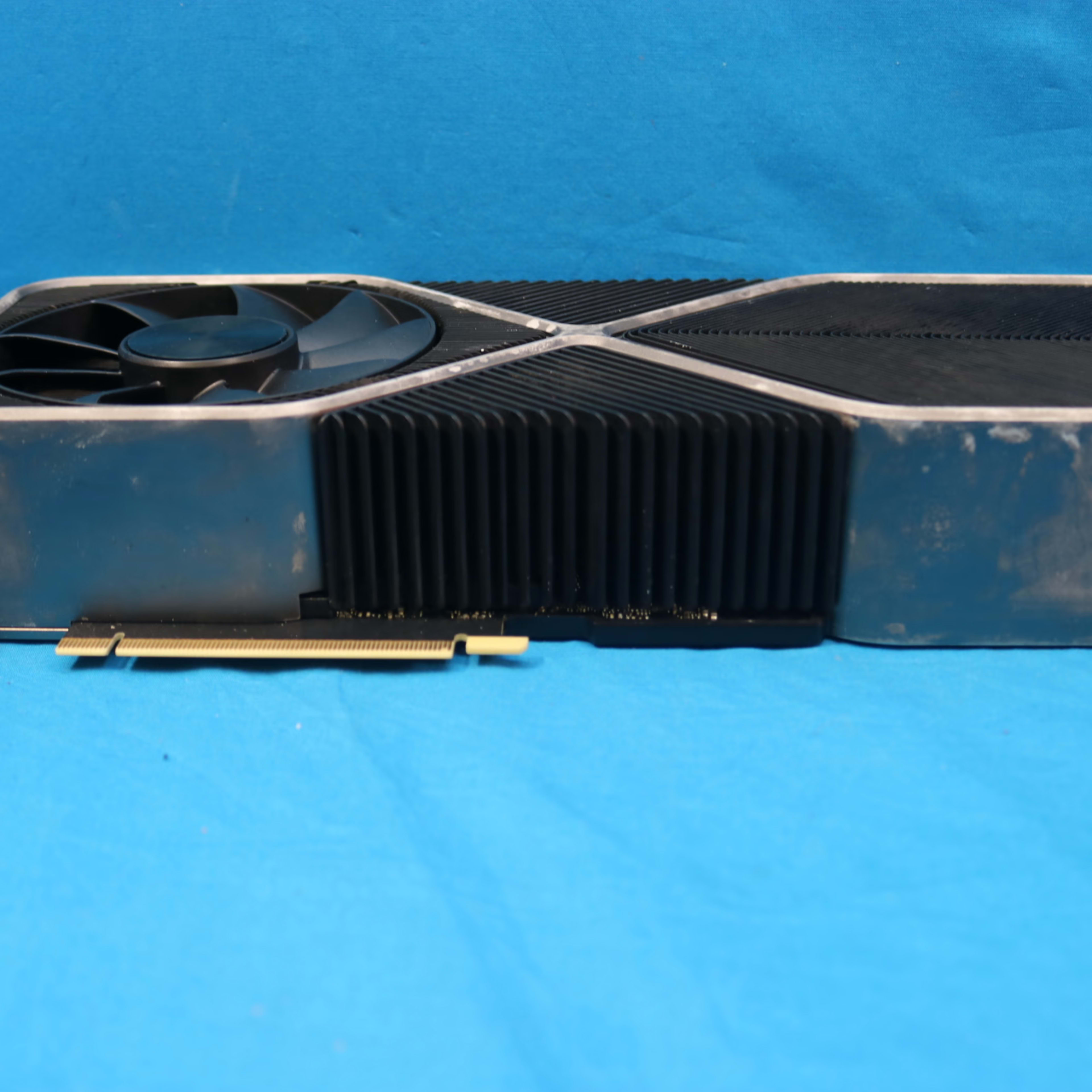 Heavy Cosmetic Wear* NVIDIA GeForce RTX 3090 Founders Heavy Cosmetic Wear* NVIDIA GeForce RTX 3090 Founders