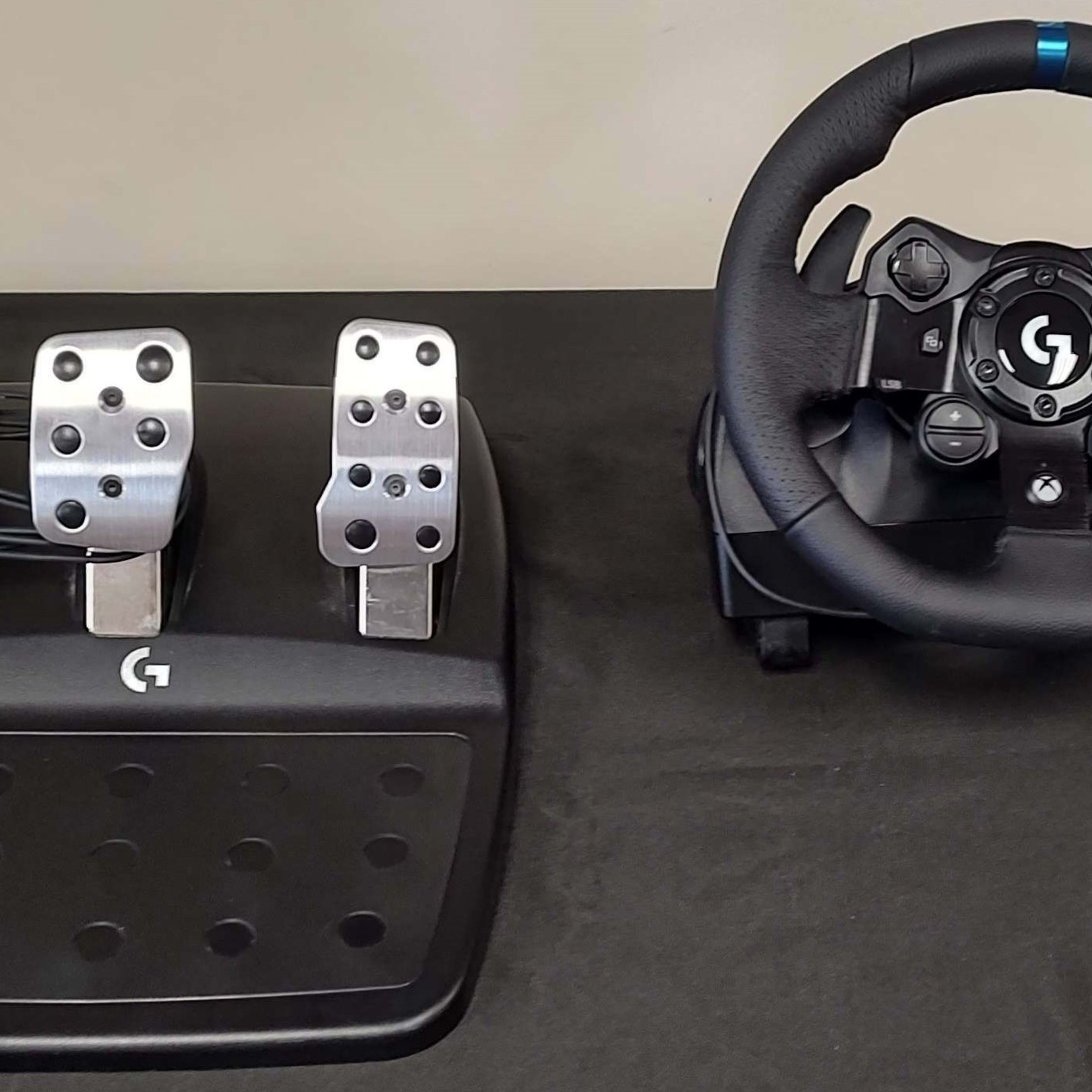 G923 Racing wheel and pedals