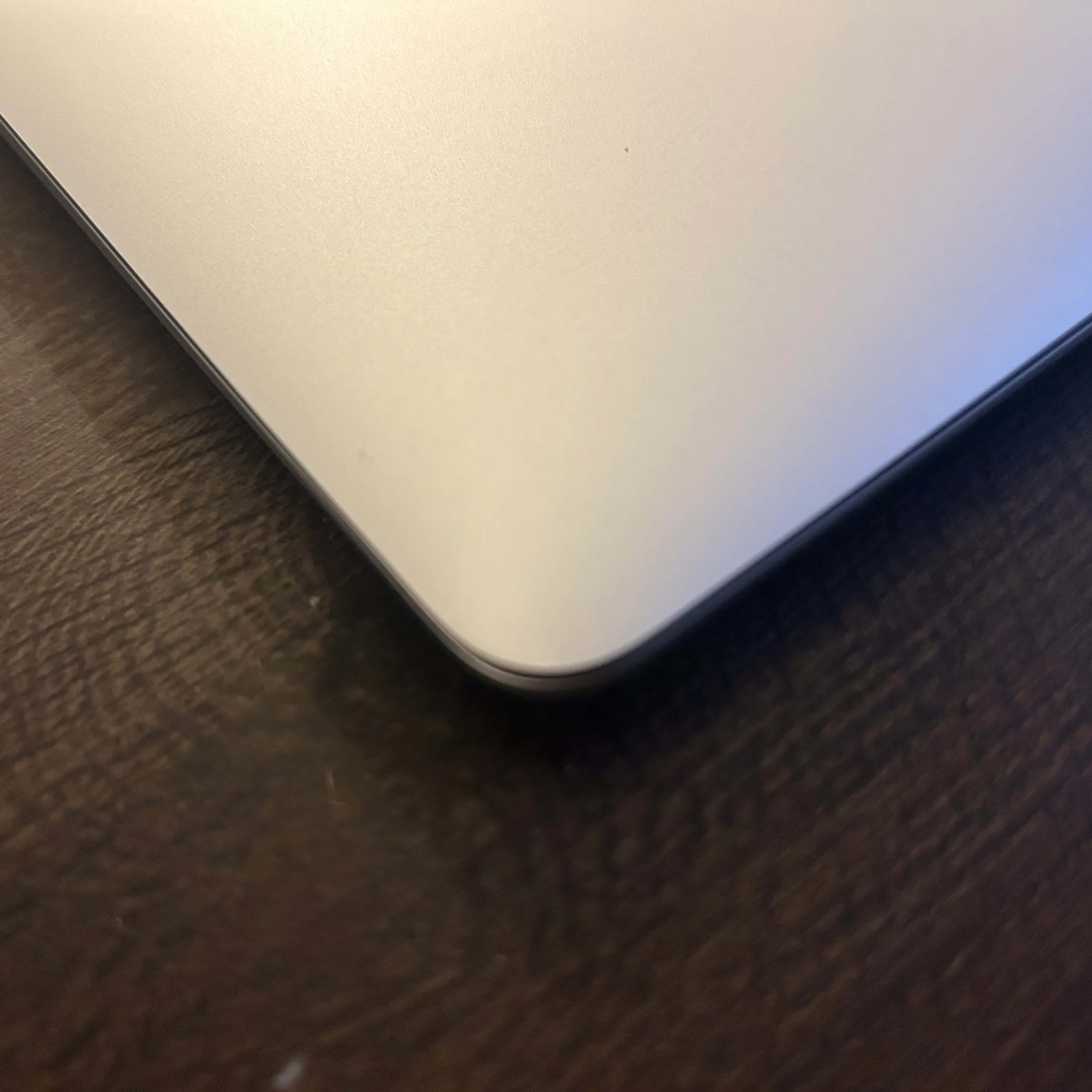 Macbook Air M1 13 in Silver, 8GB RAM, SSd 256GB | Jawa Macbook Air M1 13 in Silver, 8GB RAM, SSd 256GB | Jawa