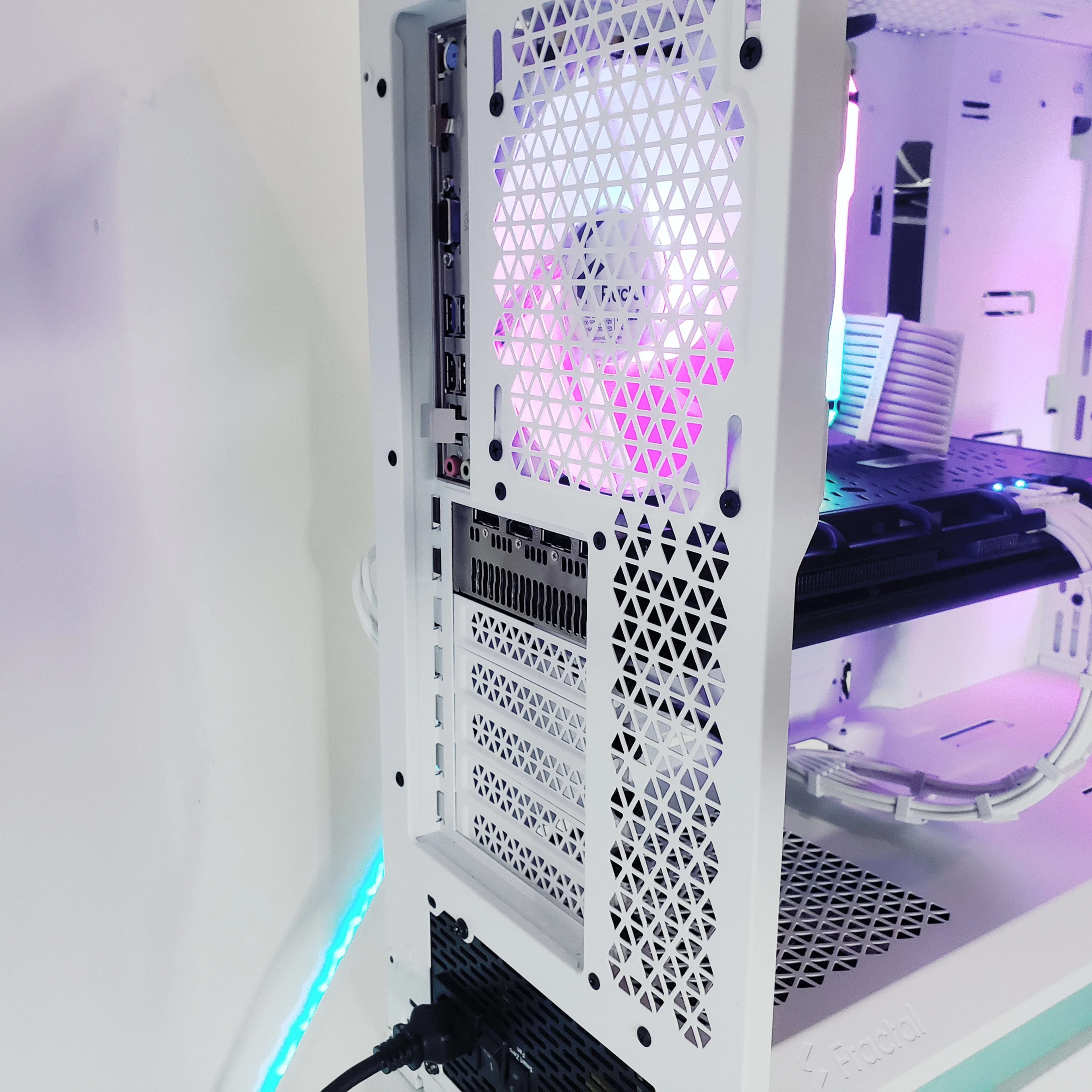 R5🚨White P2P Gaming PC V2 |⚙️5700XT| Brand New✨ |