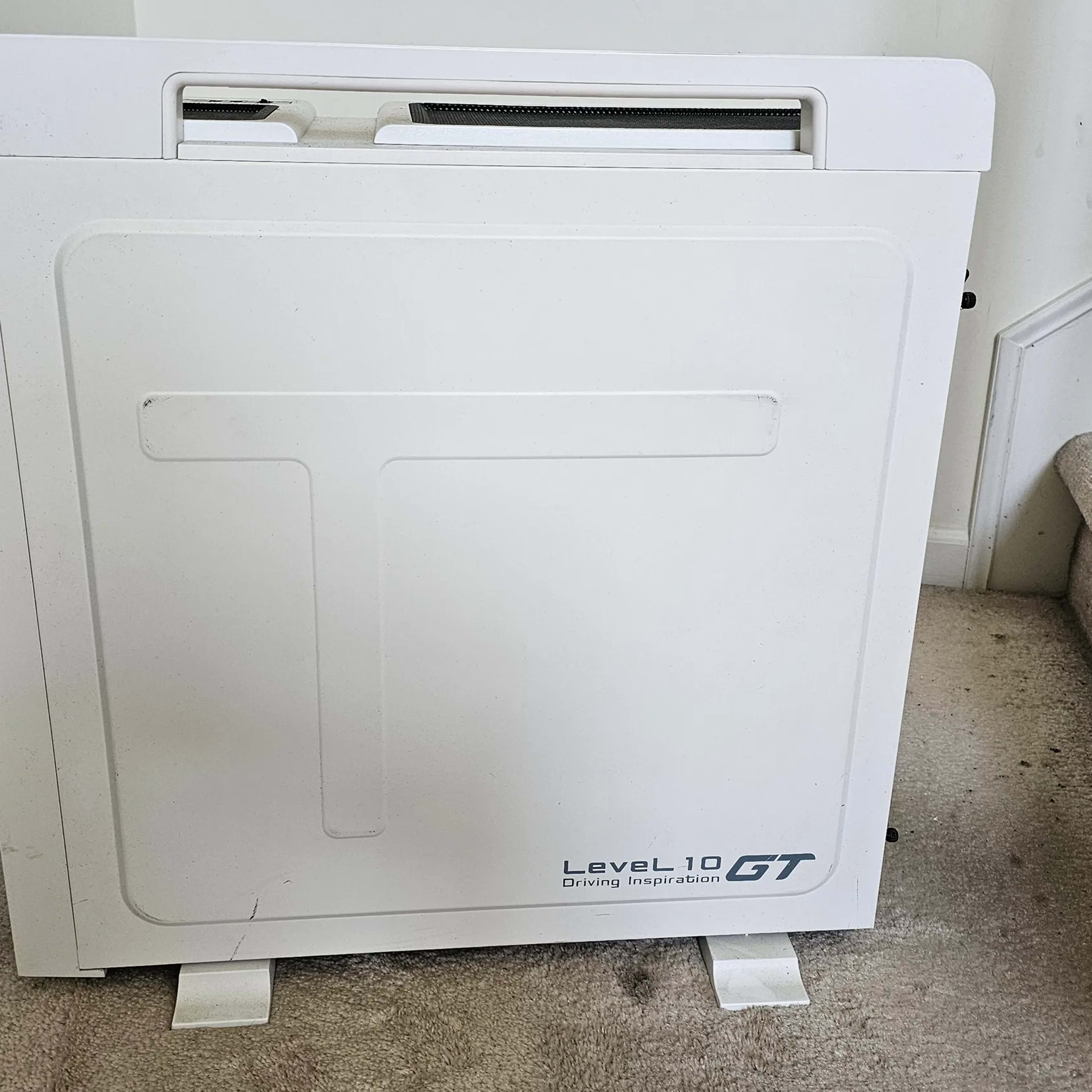 Thermaltake Level 10 GT Snow Edition | Jawa Thermaltake Level 10 GT Snow Edition | Jawa