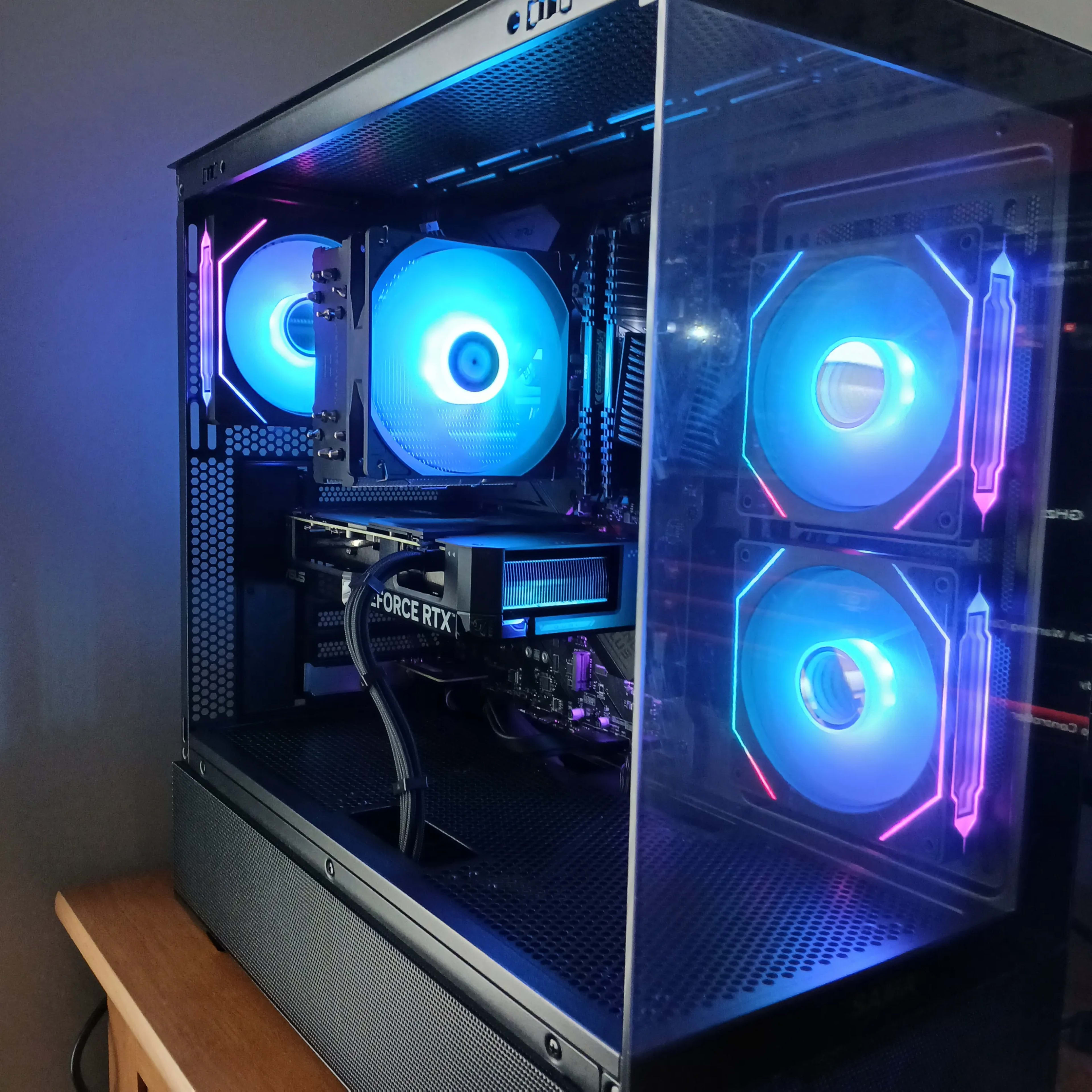 RTX 4060 Ti | Ryzen 7 5700X | 32GB RAM | Jawa RTX 4060 Ti | Ryzen 7 5700X | 32GB RAM | Jawa