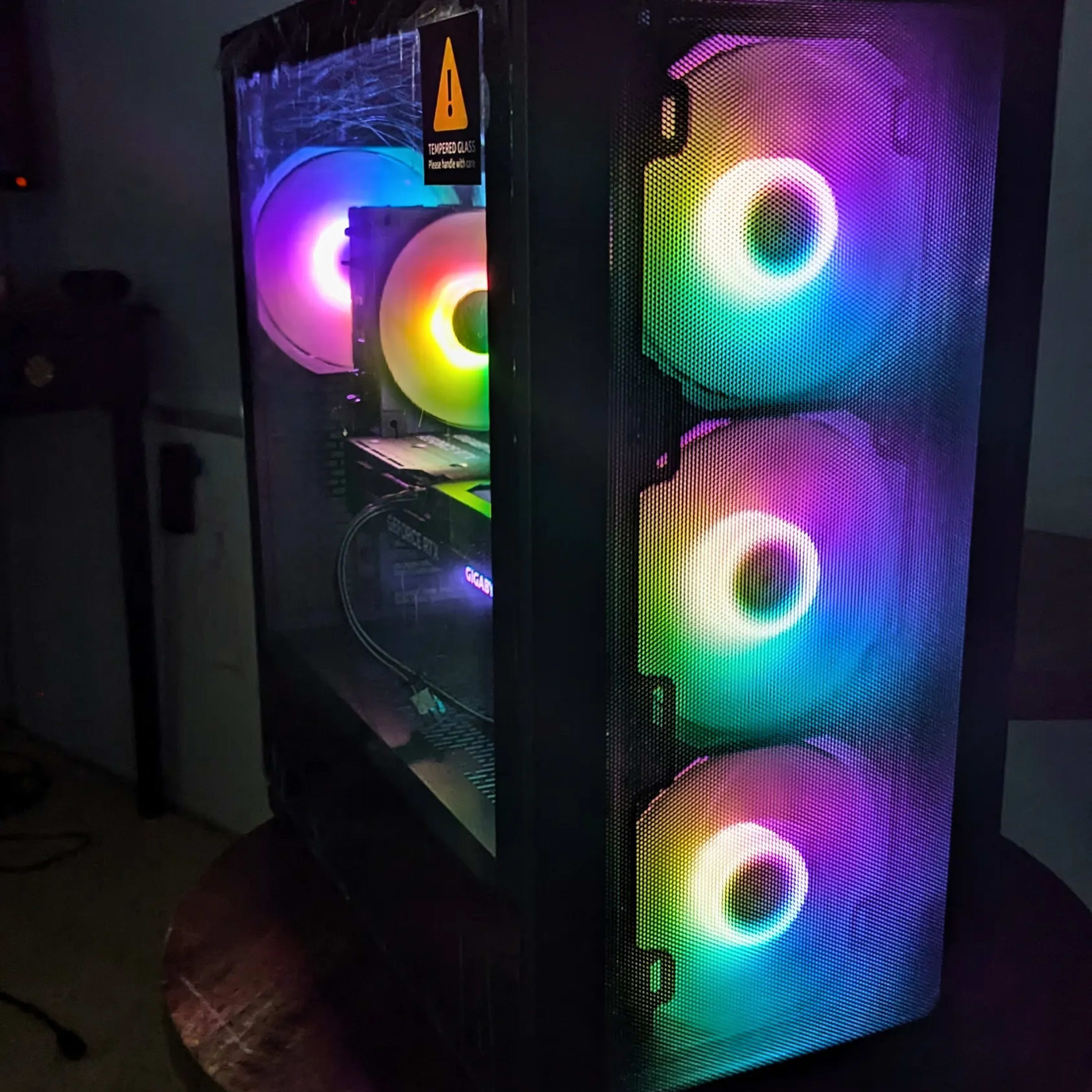 Ryzen 5 7600X, GeForce RTX 4070, 16GB DDR5 RAM, 1TB SSD CUSTOM Gaming PC