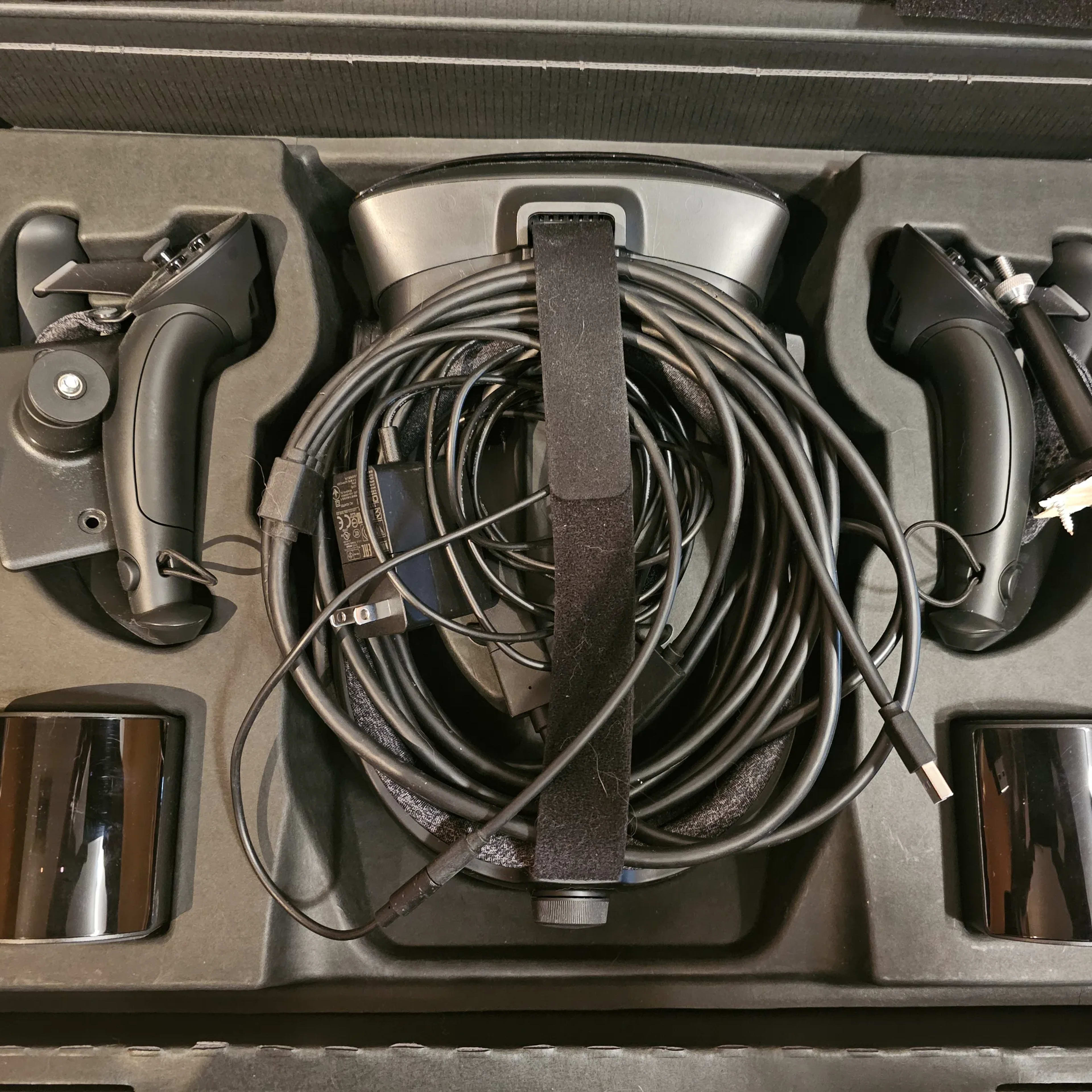 Valve Index complete kit with 3rd lighthouse | Jawa Valve Index complete kit with 3rd lighthouse | Jawa