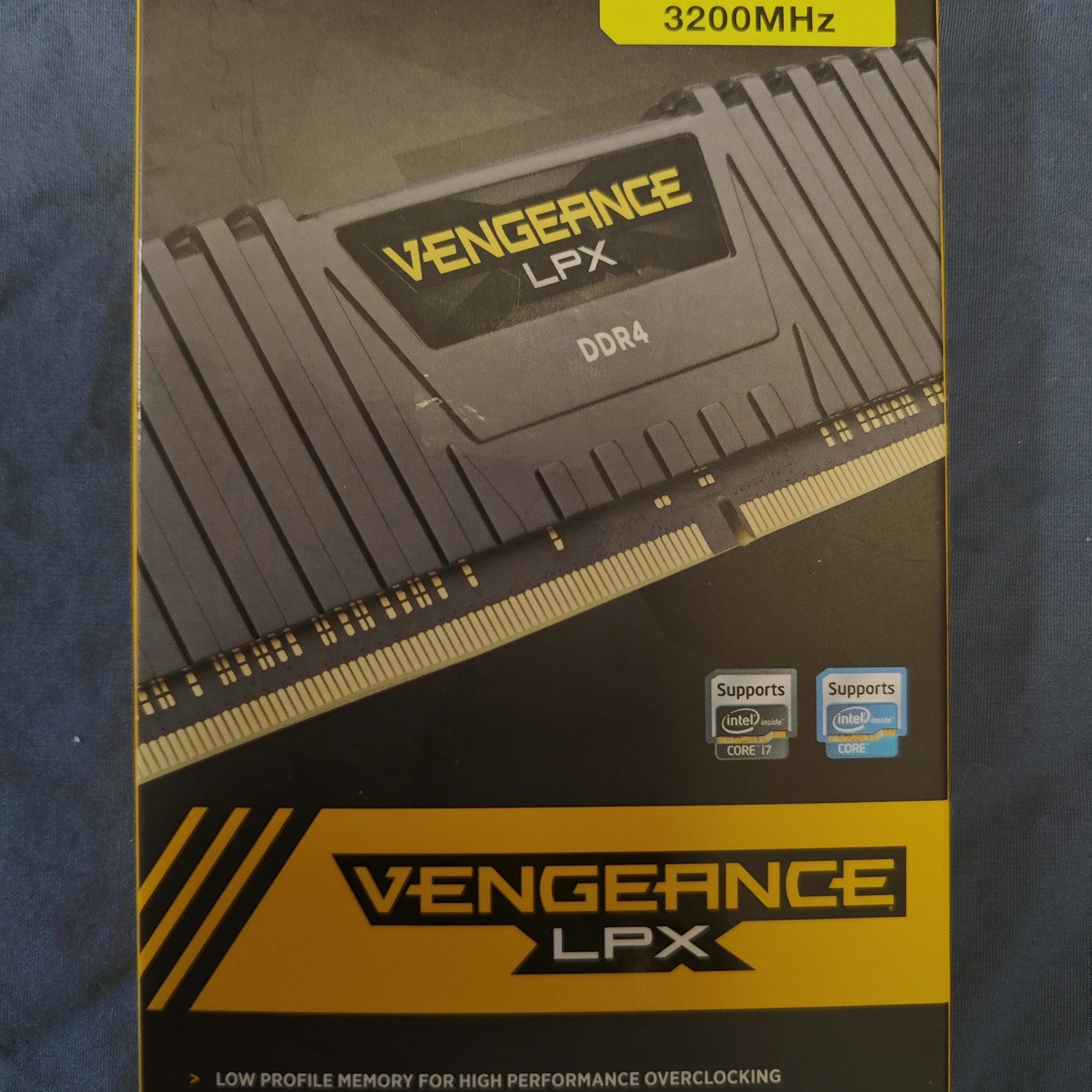 Corsair Vengeance RGB RS 16Go (2 x 8Go) DDR4 3200 MHz CL16 Mémoire