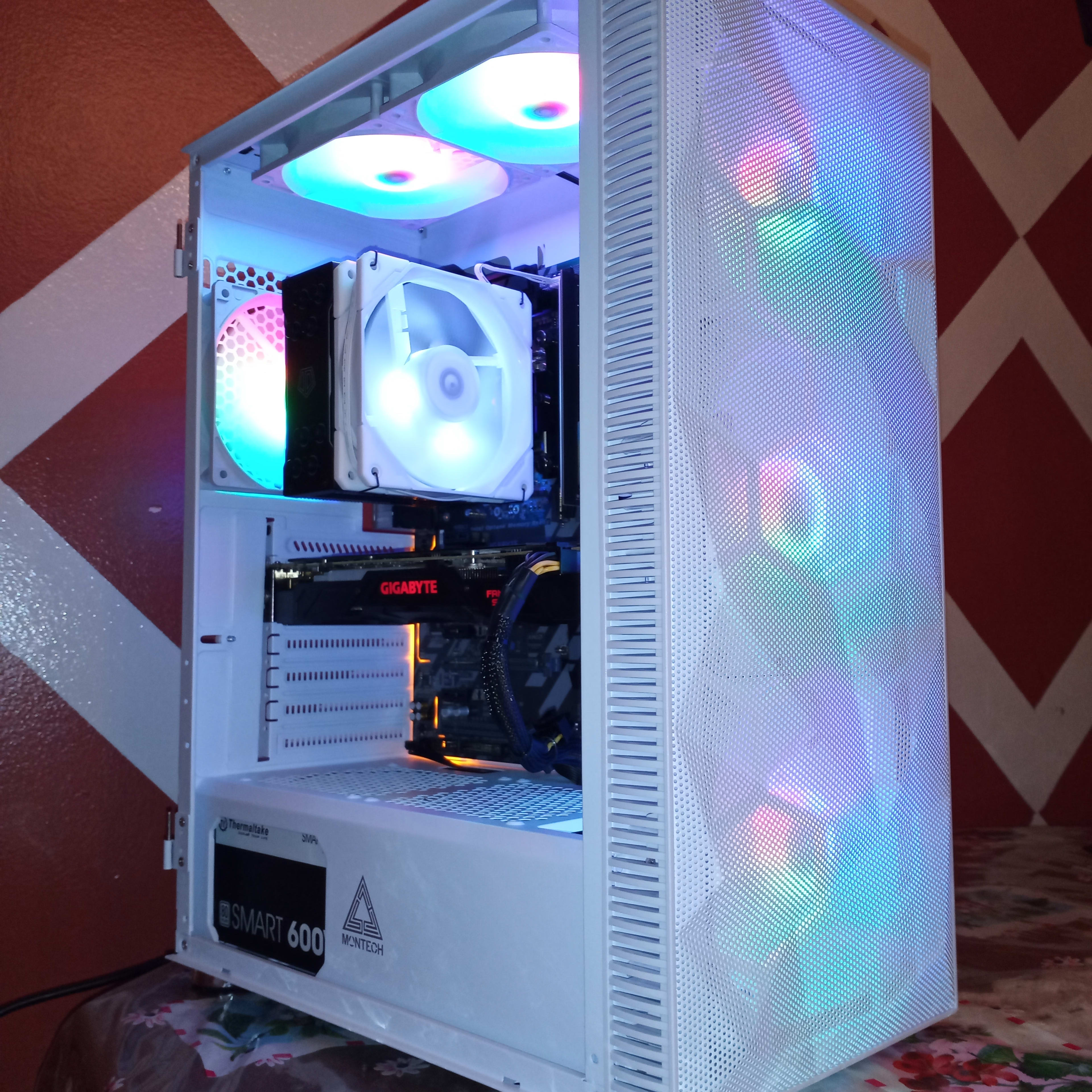 PIXIE✨| i7-9700F & GTX 1080| 32gb DDR4 + 1.2TB SSD Gaming PIXIE✨| i7-9700F & GTX 1080| 32gb DDR4 + 1.2TB SSD Gaming
