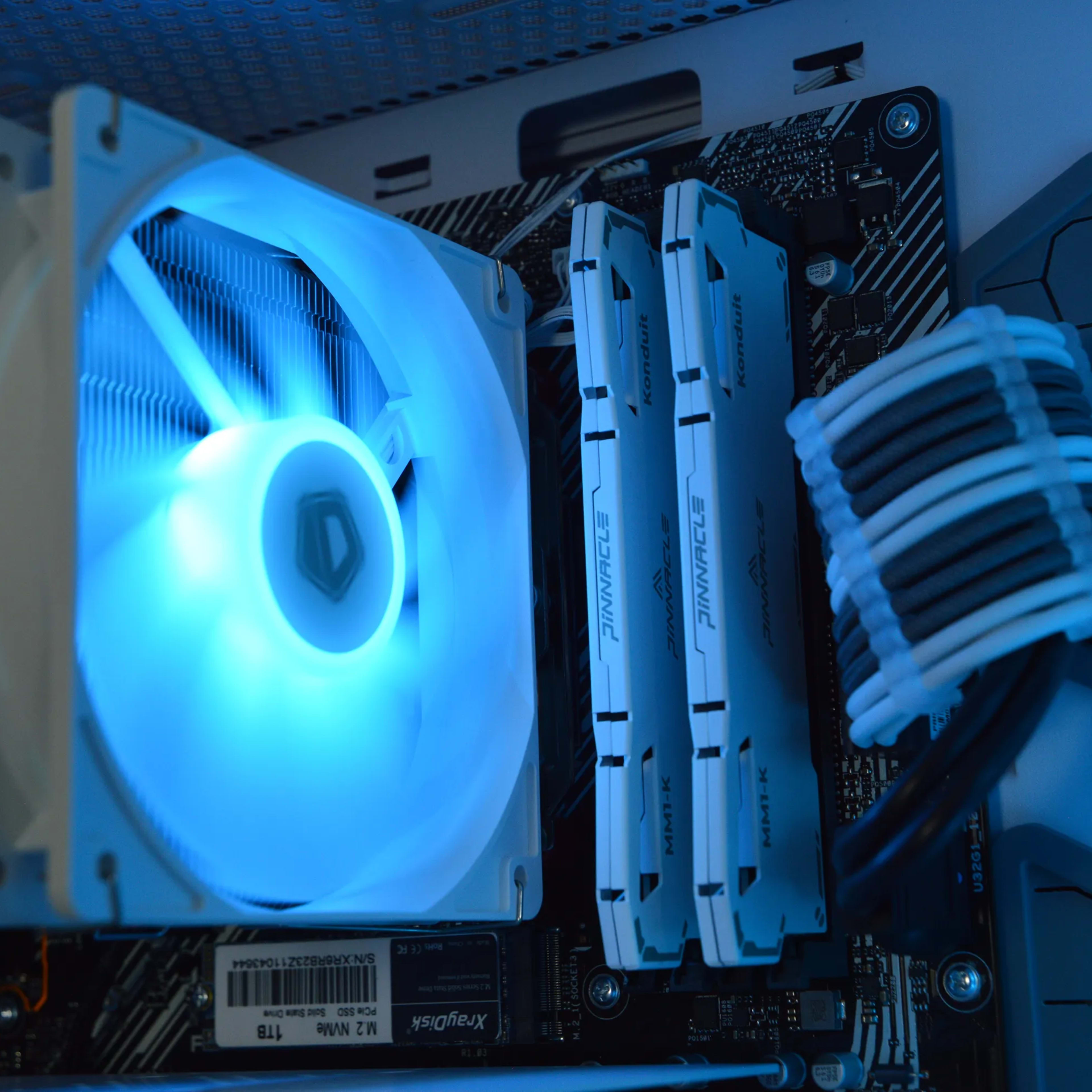 ⚪❄️ | RTX 2060 SUPER 8GB | RYZEN 5 5500 | 16GB DDR4 RAM | 1TB NVME SSD | FrostBite |