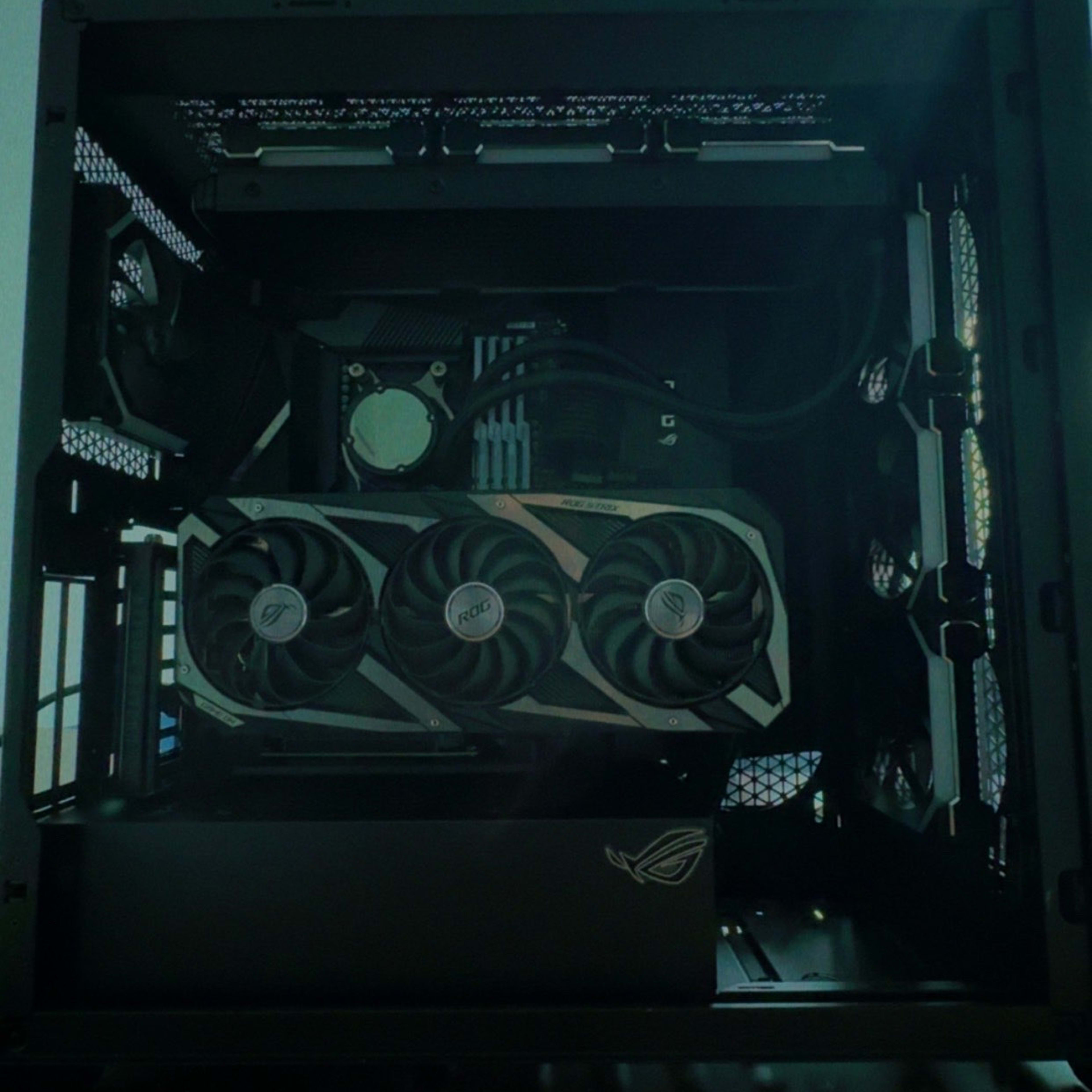 Gaming Pc very new built rtx 3080 strix OC w/ ryzen 9 5900x Gaming Pc very new built rtx 3080 strix OC w/ ryzen 9 5900x