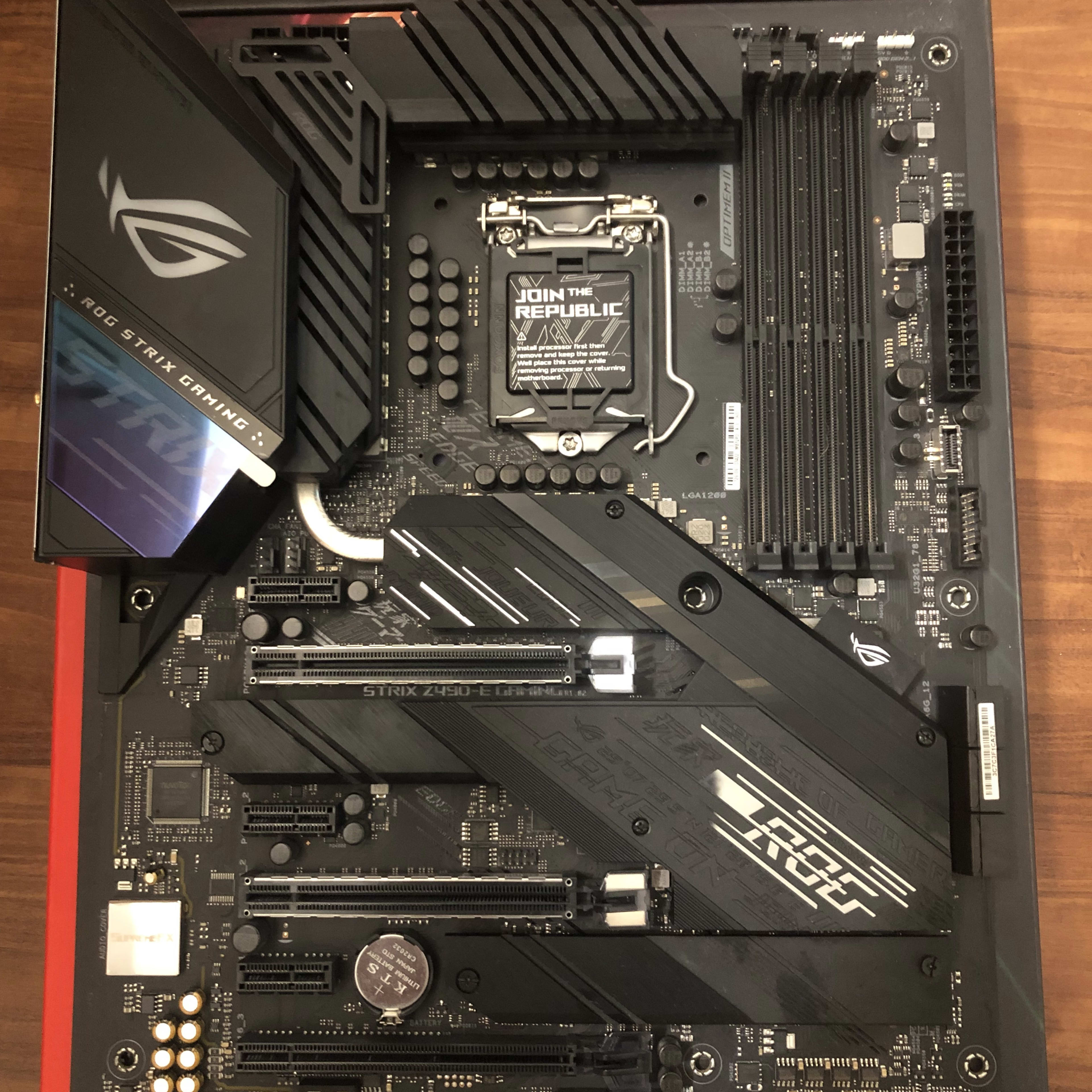 Combo: I7-10700k + Asus Z490E + 32GB RAM (3200mhz) + 1TB HHD Combo: I7-10700k + Asus Z490E + 32GB RAM (3200mhz) + 1TB HHD