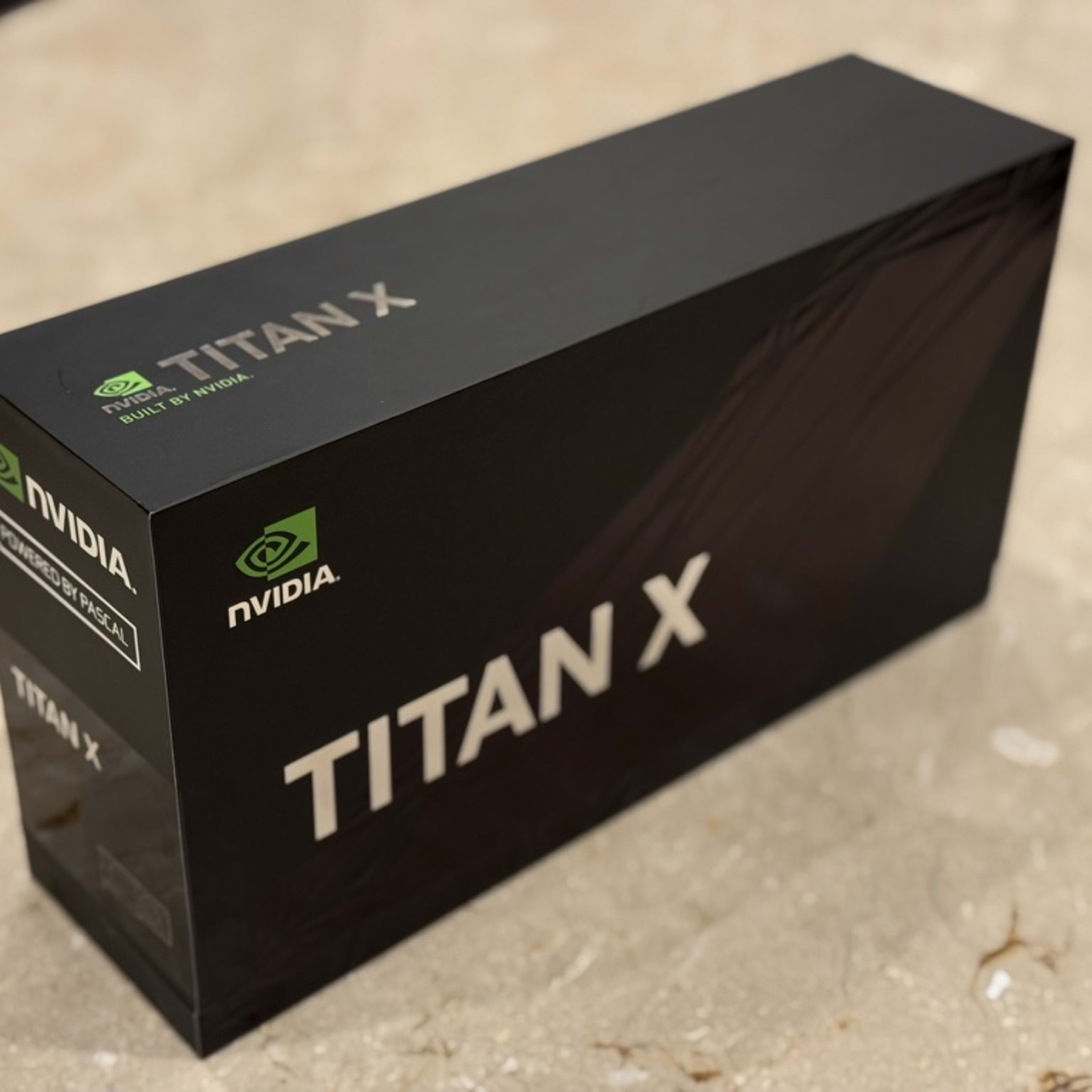 Nvidia Titan X Pascal 12GB GDDR5X - Like New, In Original Nvidia Titan X Pascal 12GB GDDR5X - Like New, In Original