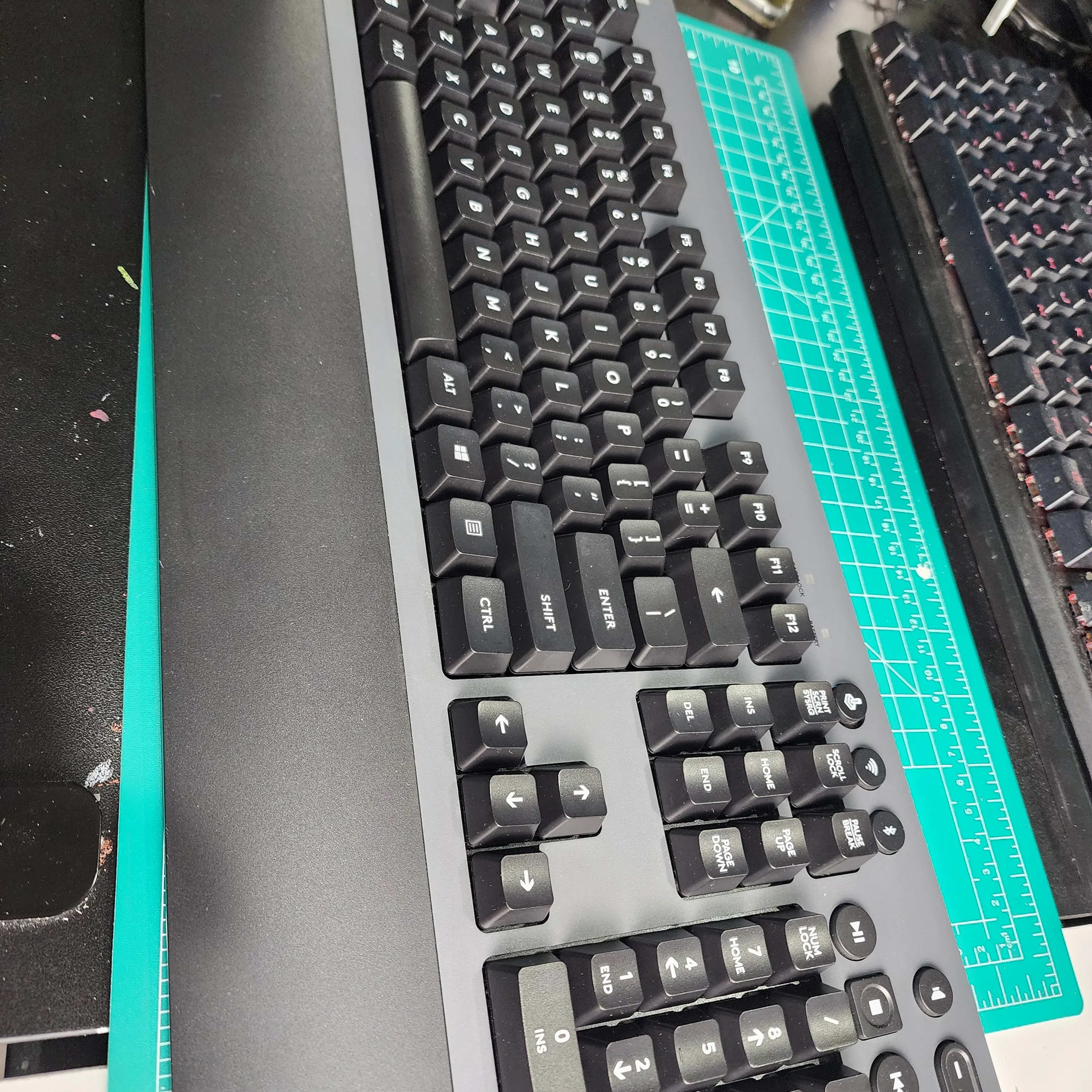 Logitech G613 Wireless Gaming Mechanical Romer-G Switch Keyboard in Black