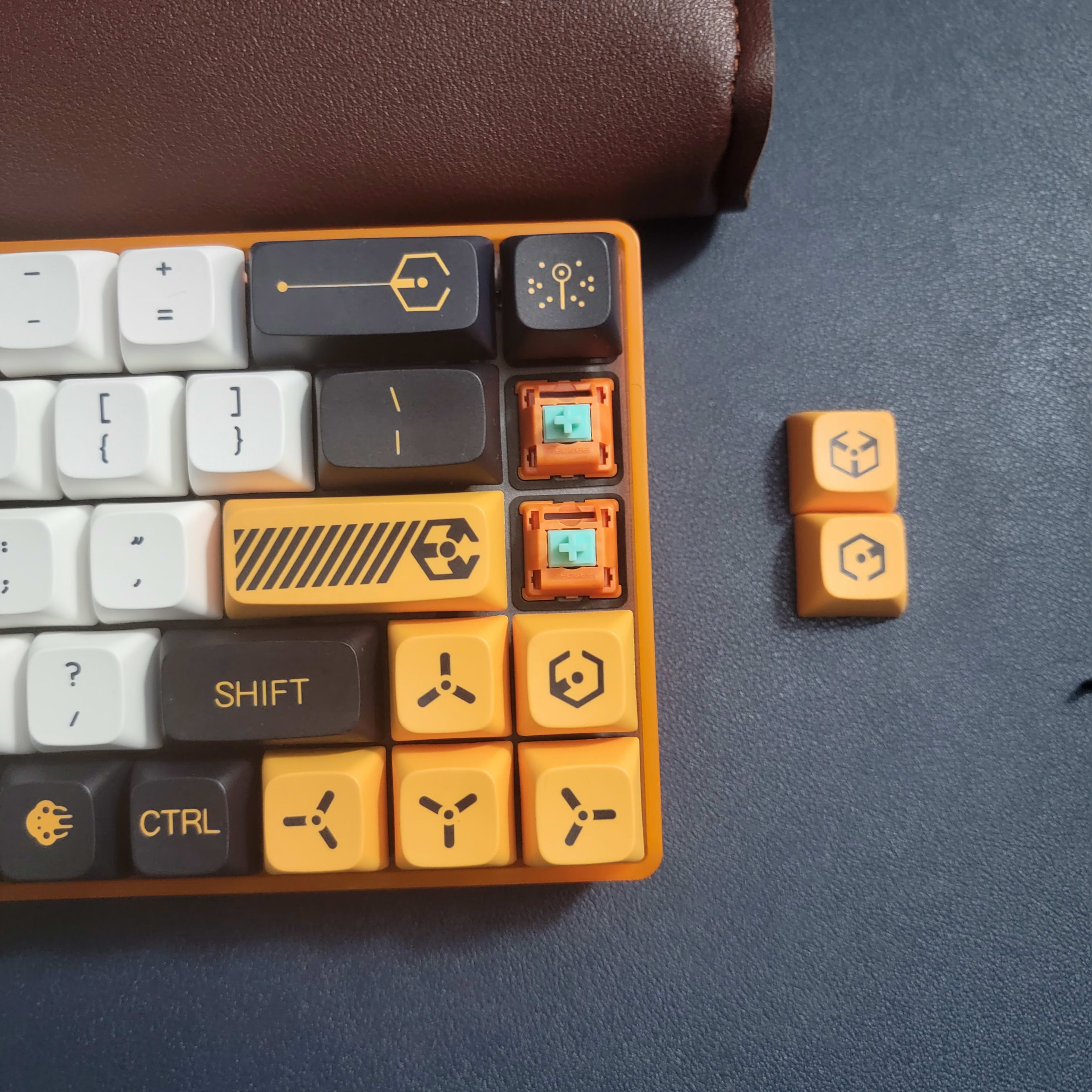 Virtual War: 65% Custom Mechanical Keyboard