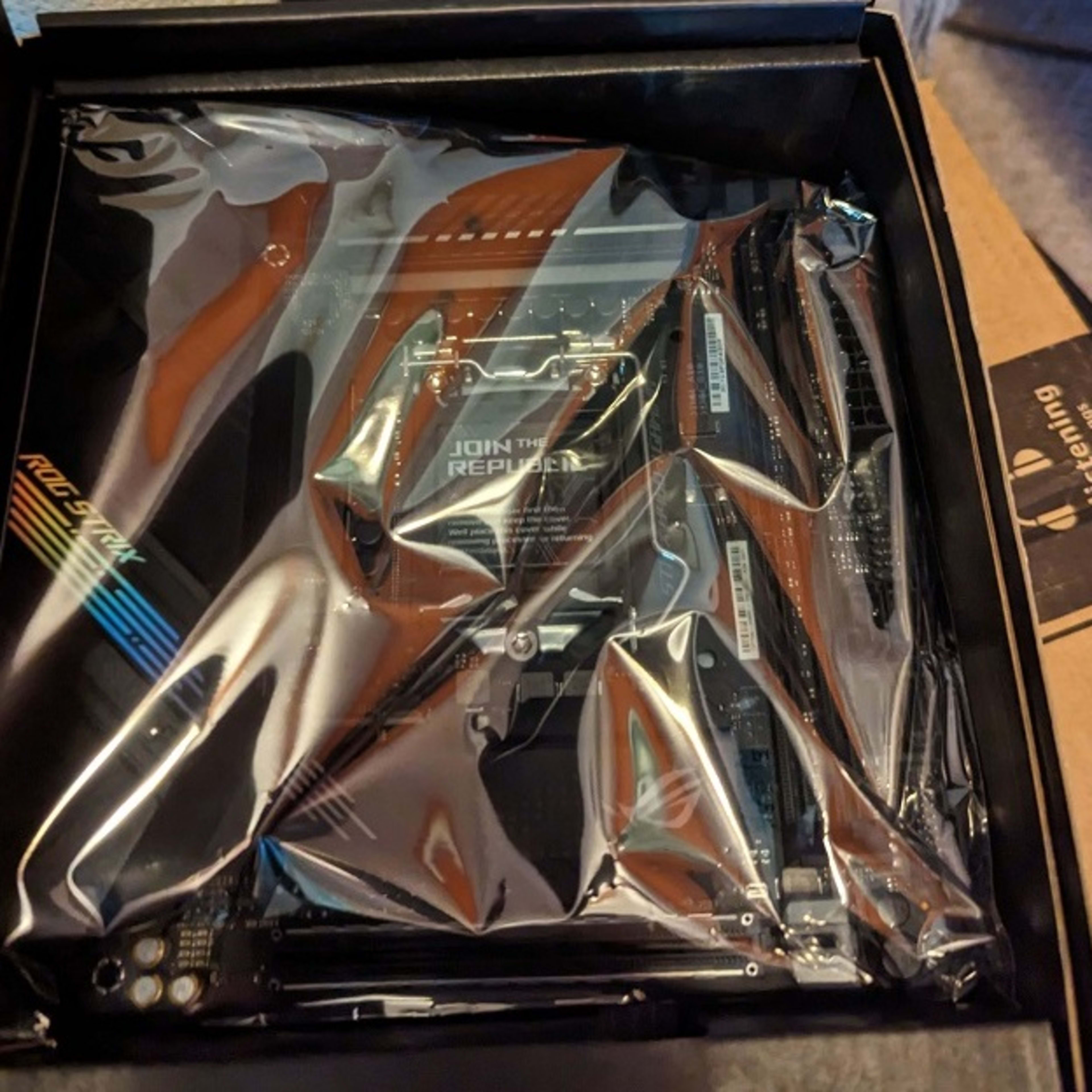 Open Box, Never used ROG Strix B460-i Gaming mITX