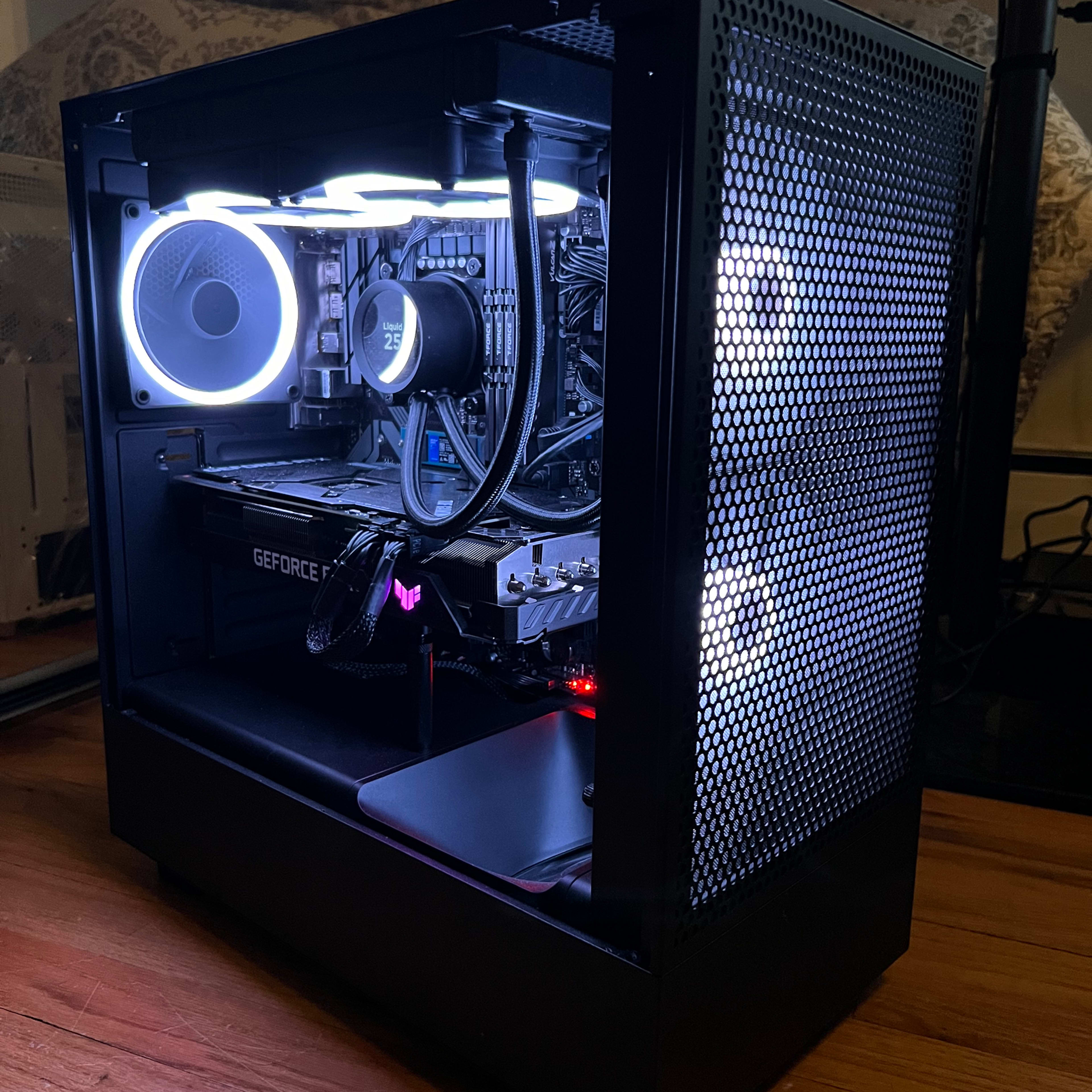 NZXT H5 Flow RGB + NZXT Kraken 240 RGB + NZXT S650 80+ Gold PSU