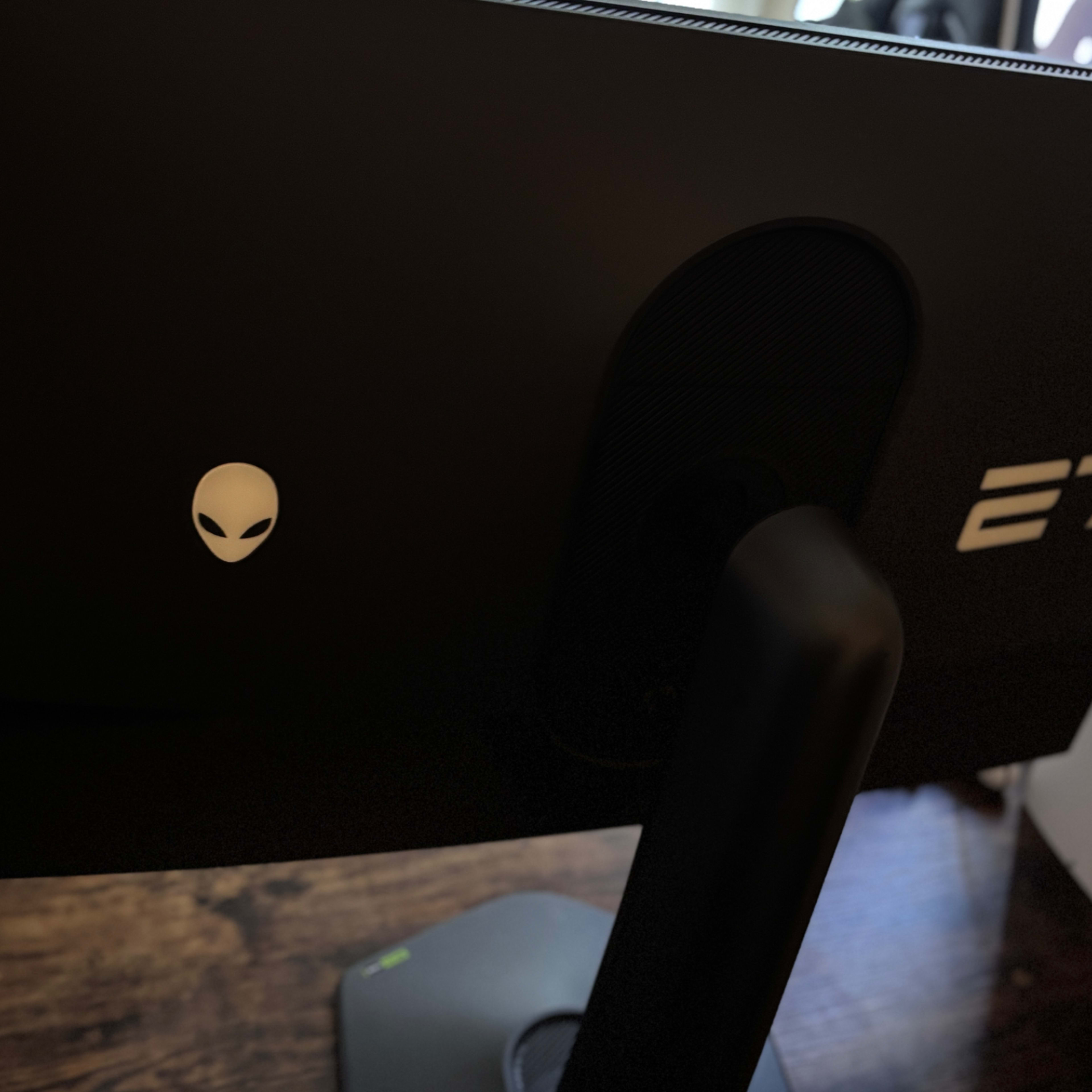 Alienware 27 Gaming Monitor - AW2724DM | Jawa Alienware 27 Gaming Monitor - AW2724DM | Jawa