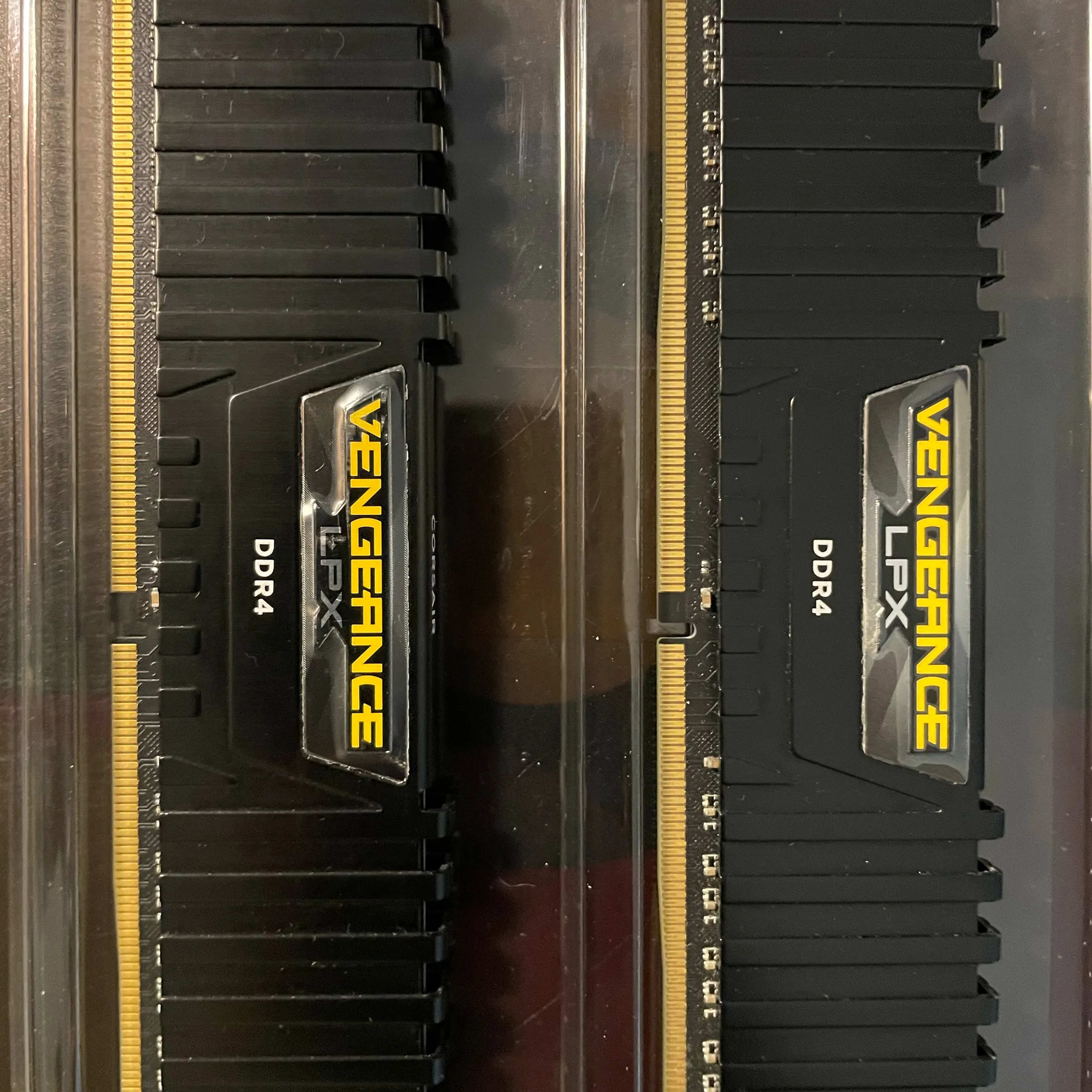 Corsair 16GB DDR4 3000