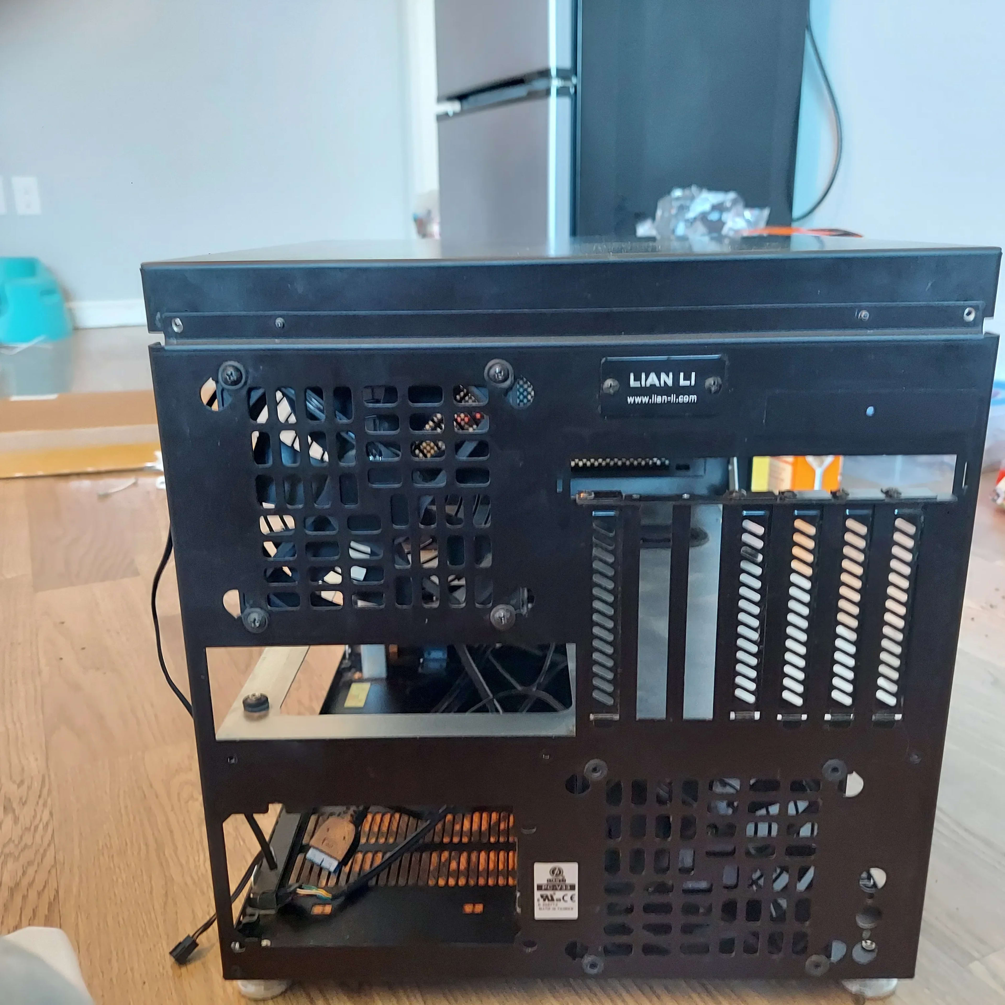 LIAN LI PC-V33