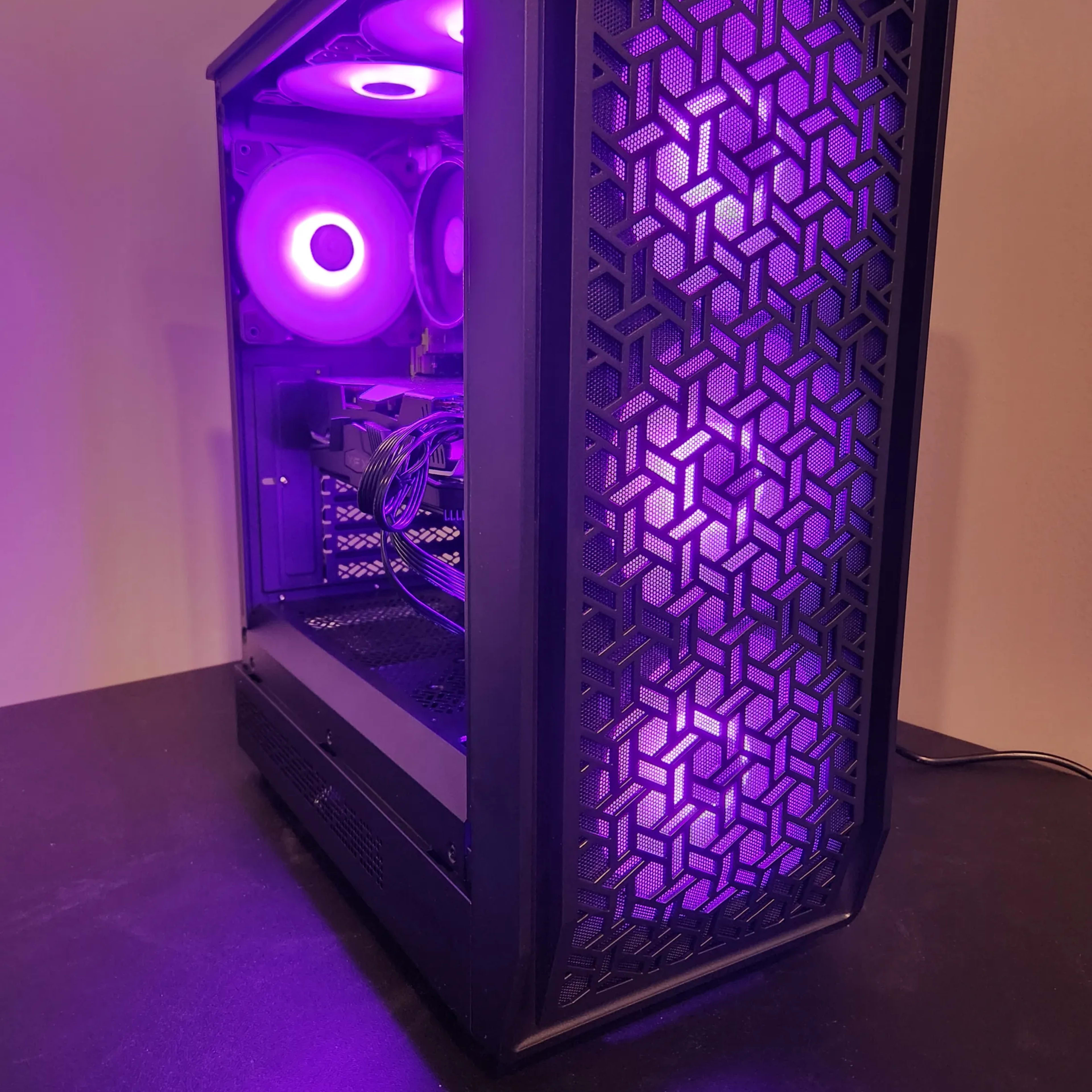 Ryzen 5 5500 + RX 5700XT | 16GB DDR4 + 512GB NVMe SSD + Ryzen 5 5500 + RX 5700XT | 16GB DDR4 + 512GB NVMe SSD +