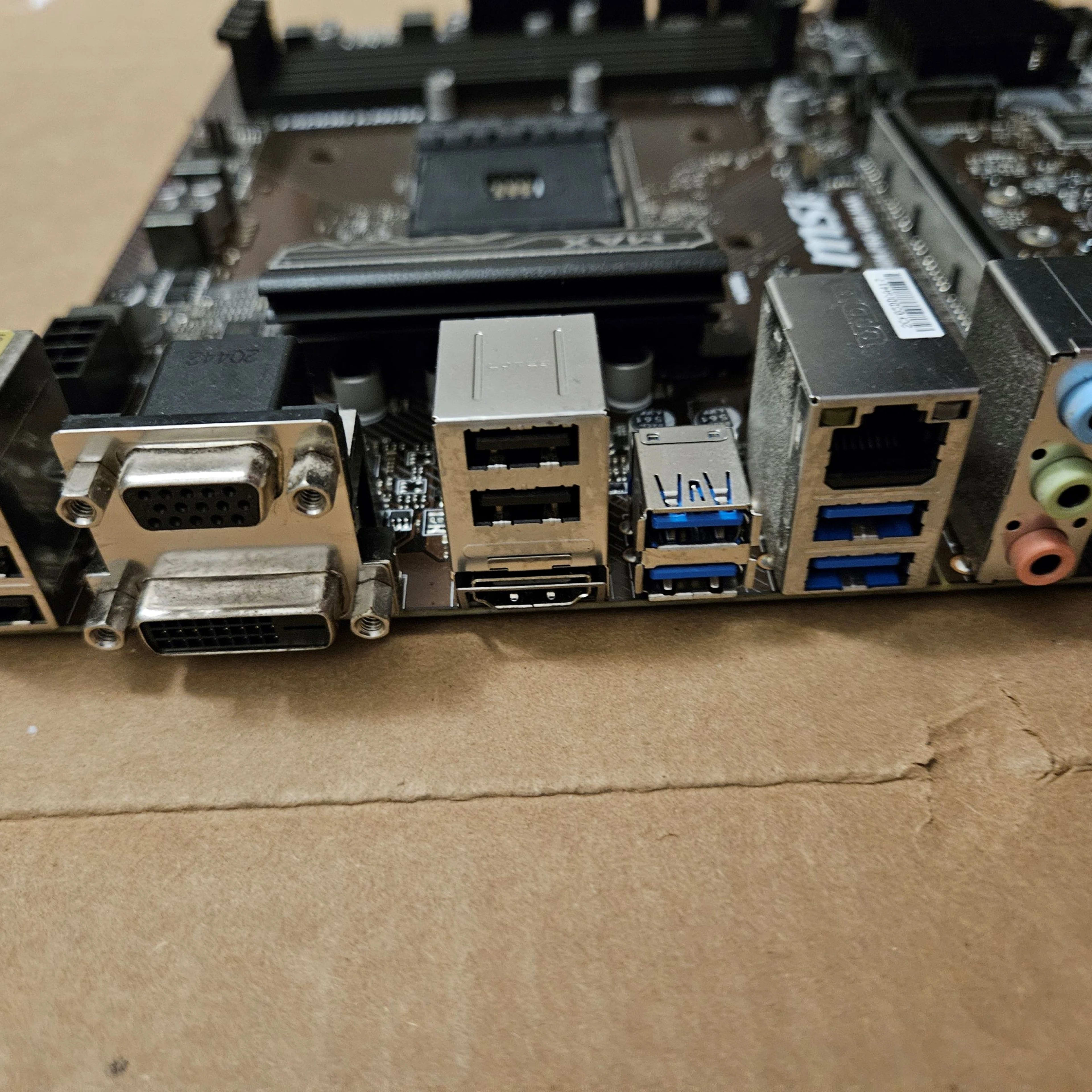 MSI B450M PRO-VDH MAX - Socket AM4 - USED