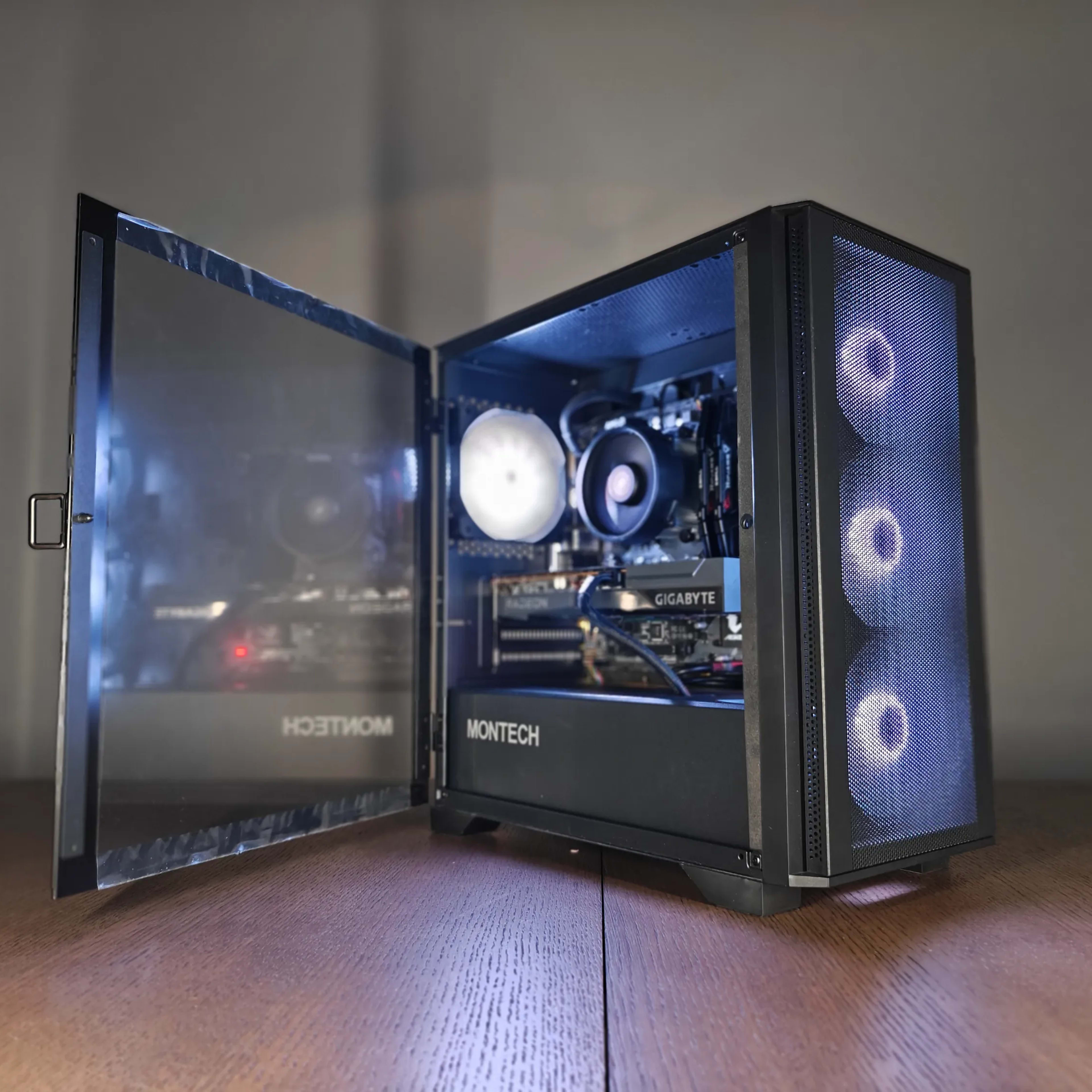 Ryzen 5 5600 ○ RX 6600 ○ 16GB DDR4 ○ 500GB SSD ○ Gaming Ryzen 5 5600 ○ RX 6600 ○ 16GB DDR4 ○ 500GB SSD ○ Gaming