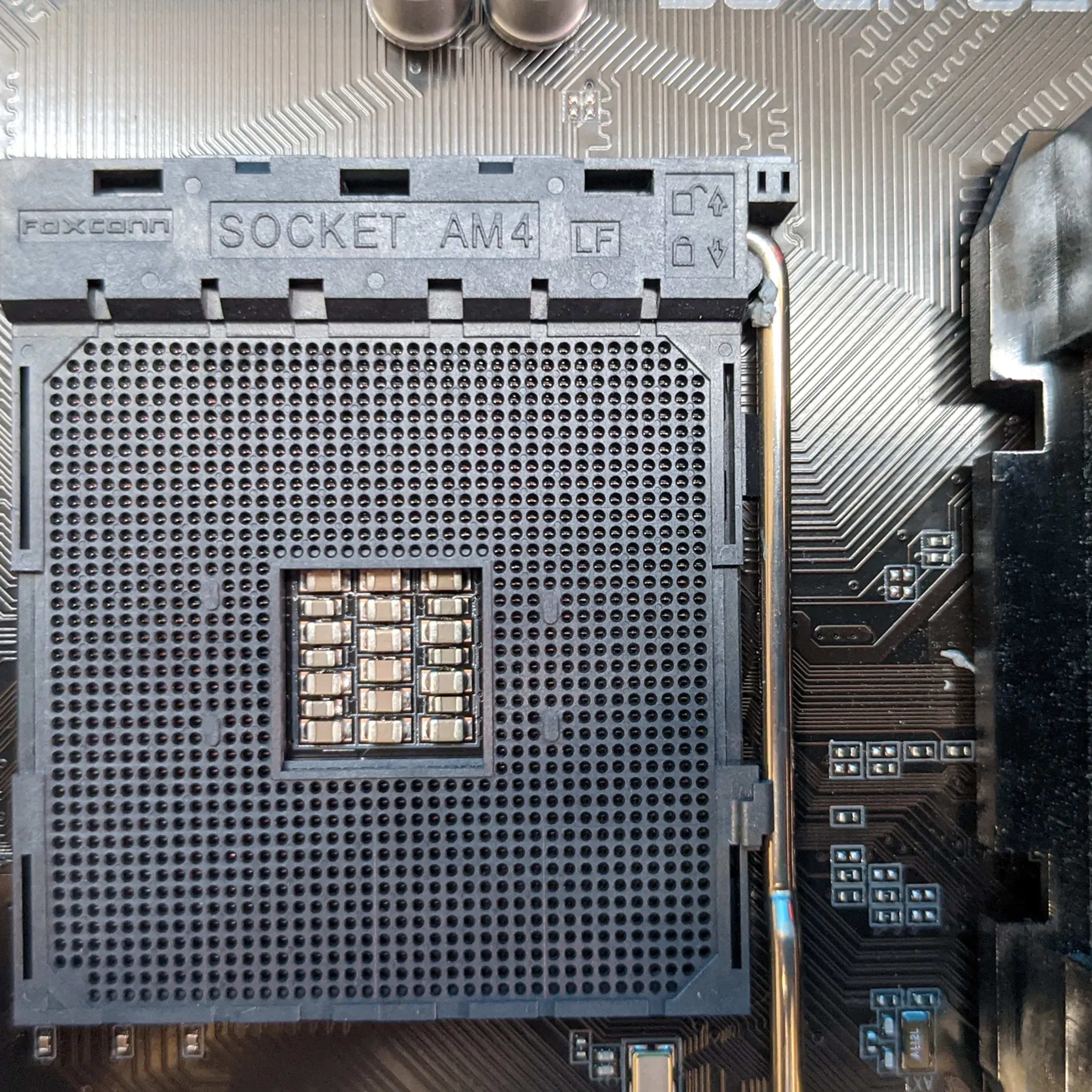 Gigabyte B550 UD AC AMD Socket AM4 DDR4 ATX PCIe 4.0 Desktop