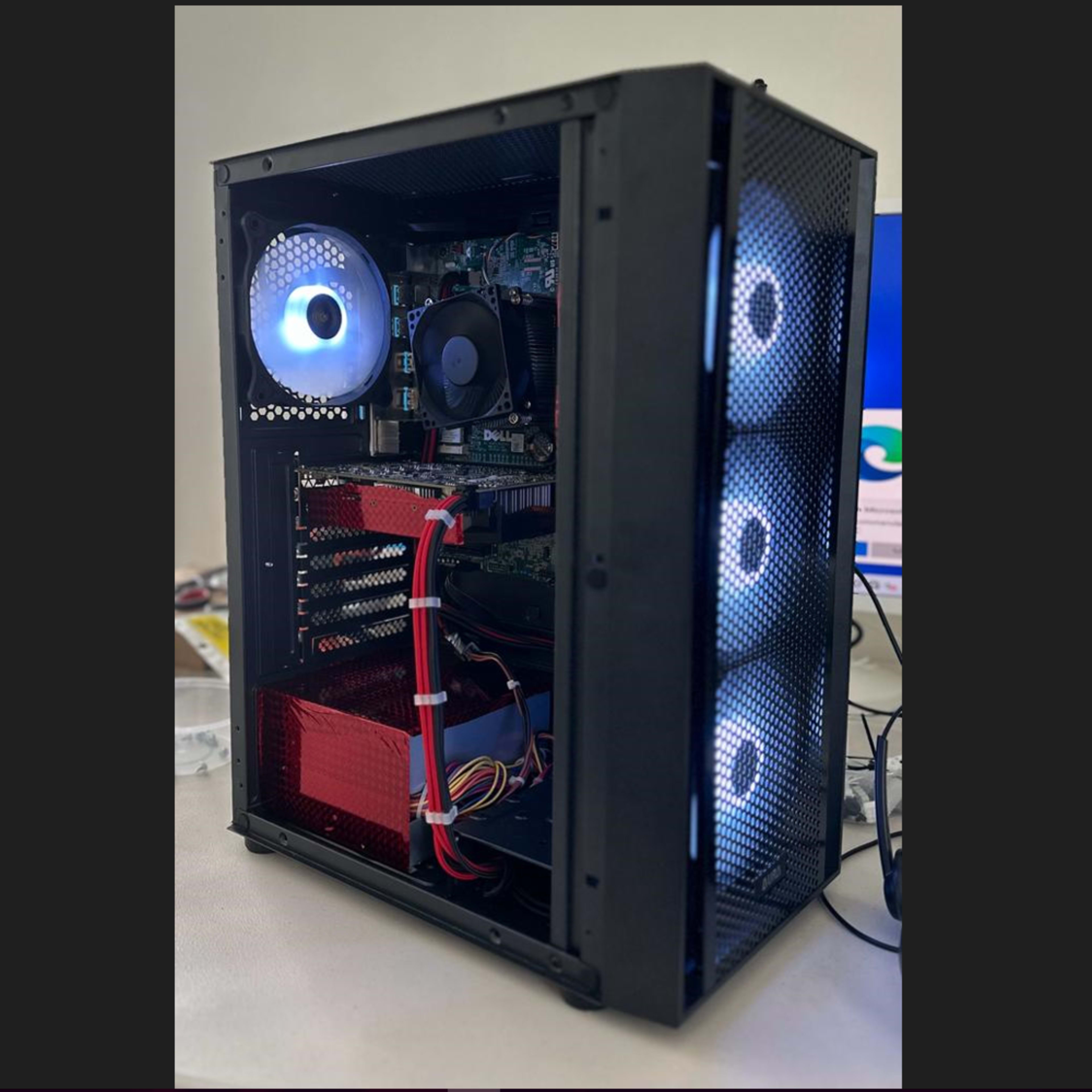 Intel i7-4770/GTX 1060, 16GB RAM, 500GB SSD, Red/Black RGB Intel i7-4770/GTX 1060, 16GB RAM, 500GB SSD, Red/Black RGB